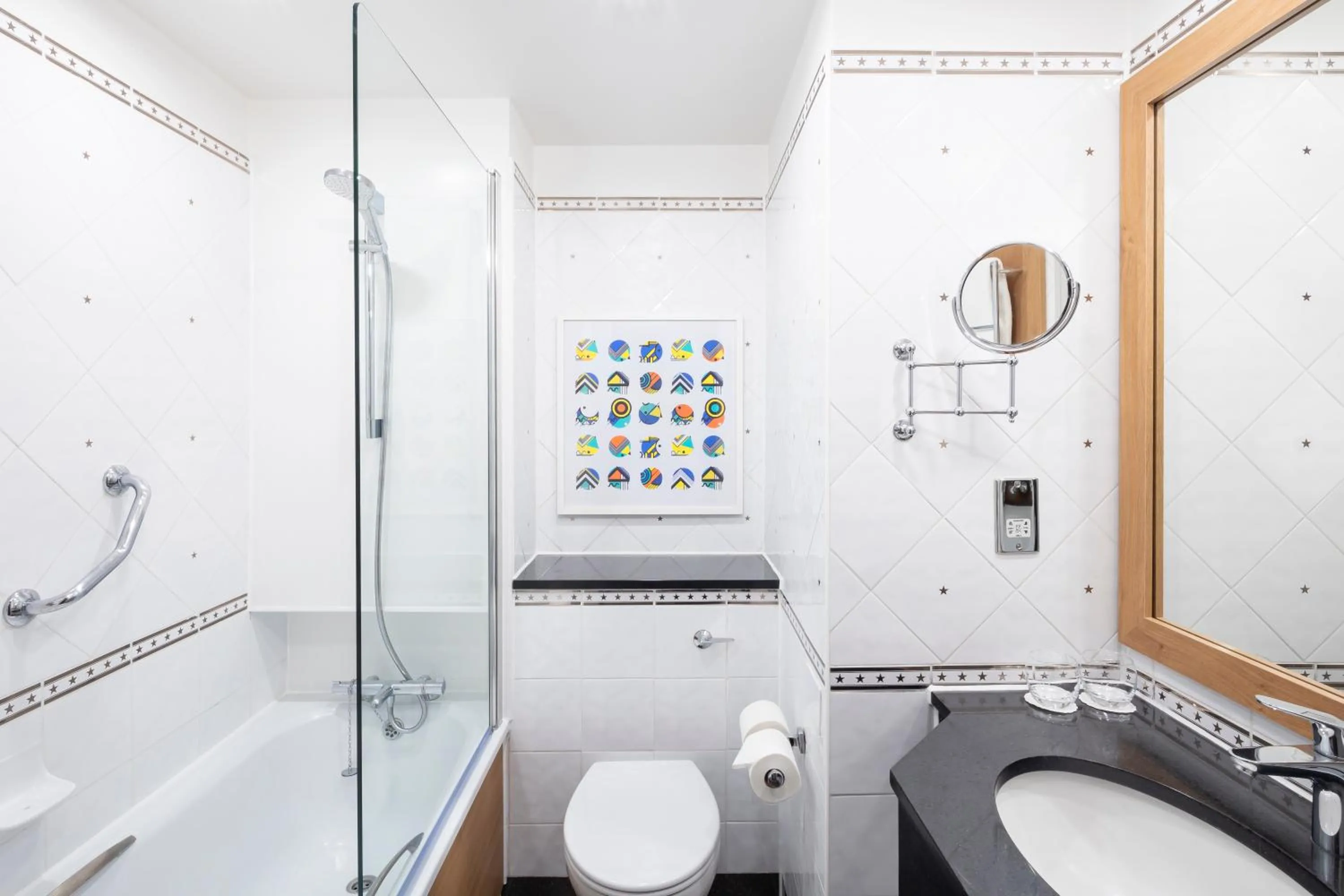 Bathroom in Holiday Inn Coventry M6, J2 by IHG