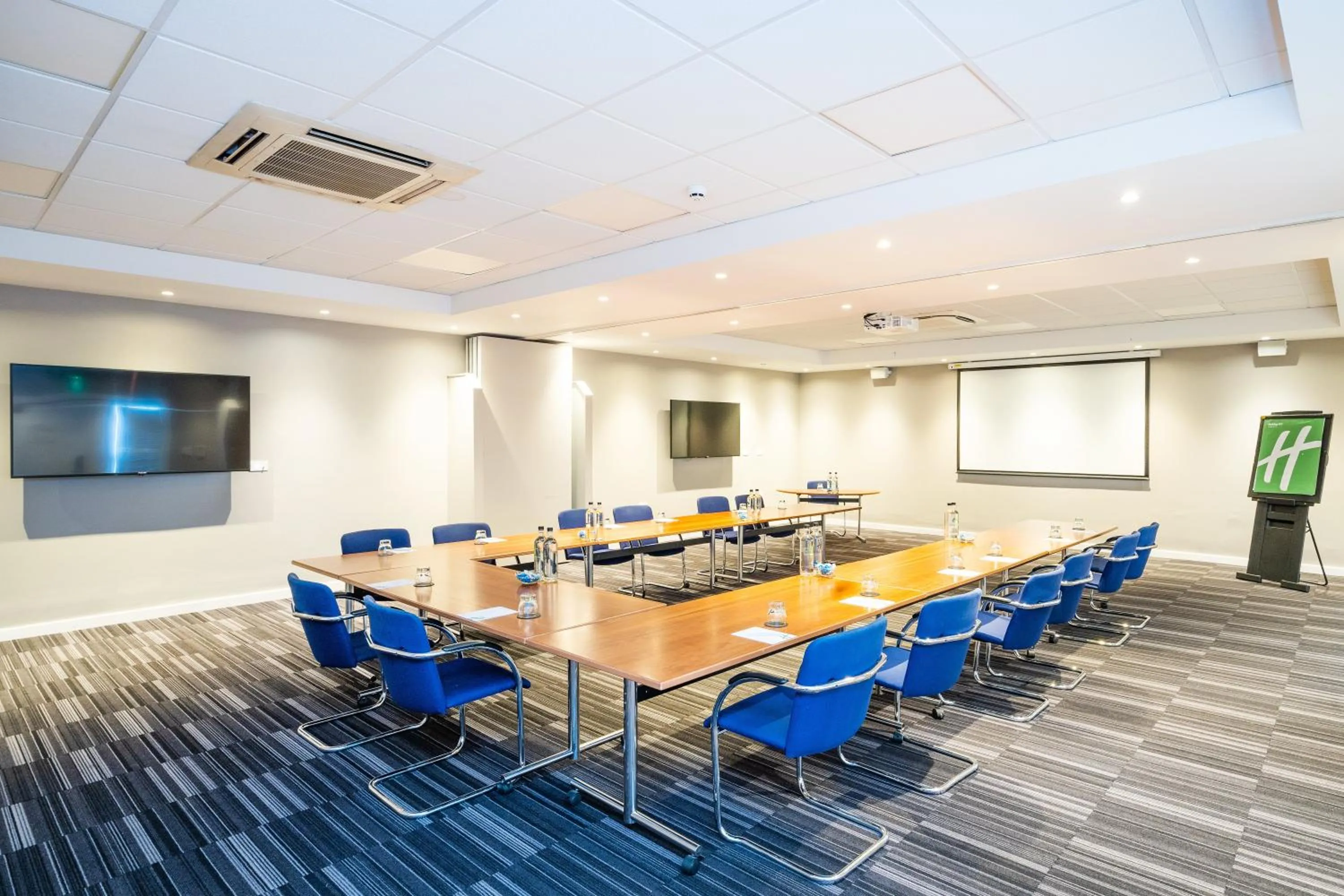 Business facilities in Holiday Inn Coventry M6, J2 by IHG