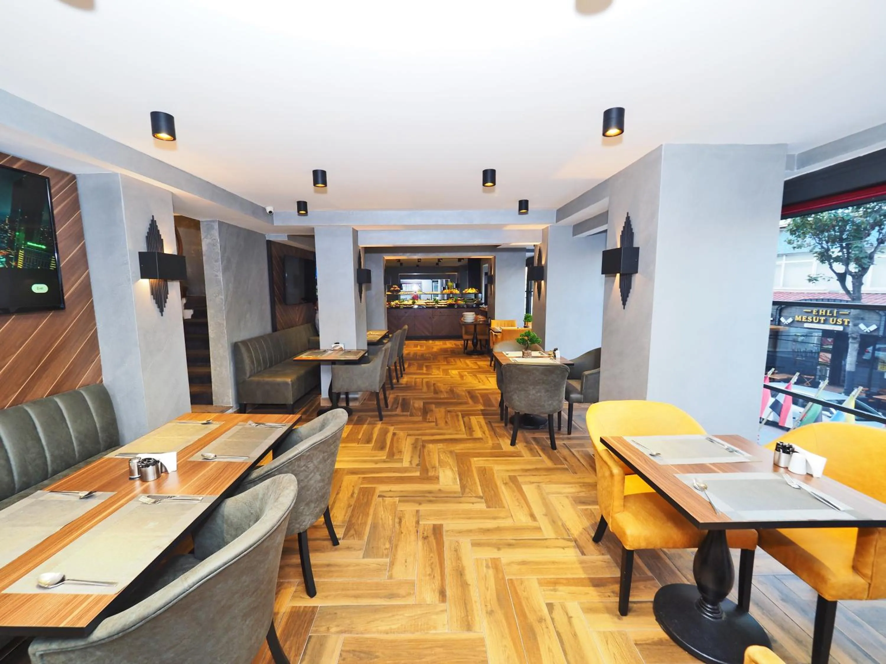 Restaurant/places to eat in Best House Hotel OLD TOWN