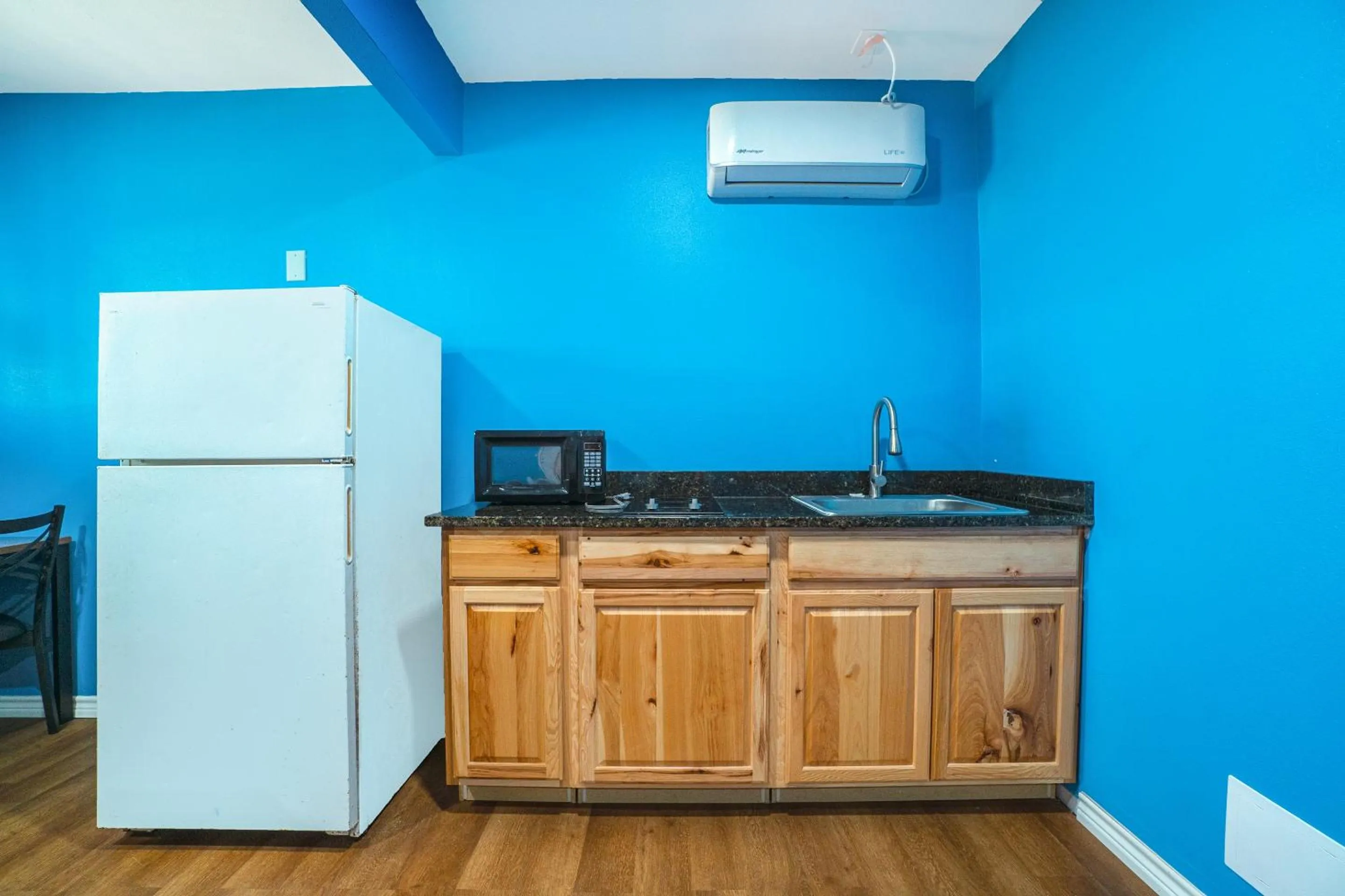 Bedroom in Plaza Motel Corpus Christi by OYO