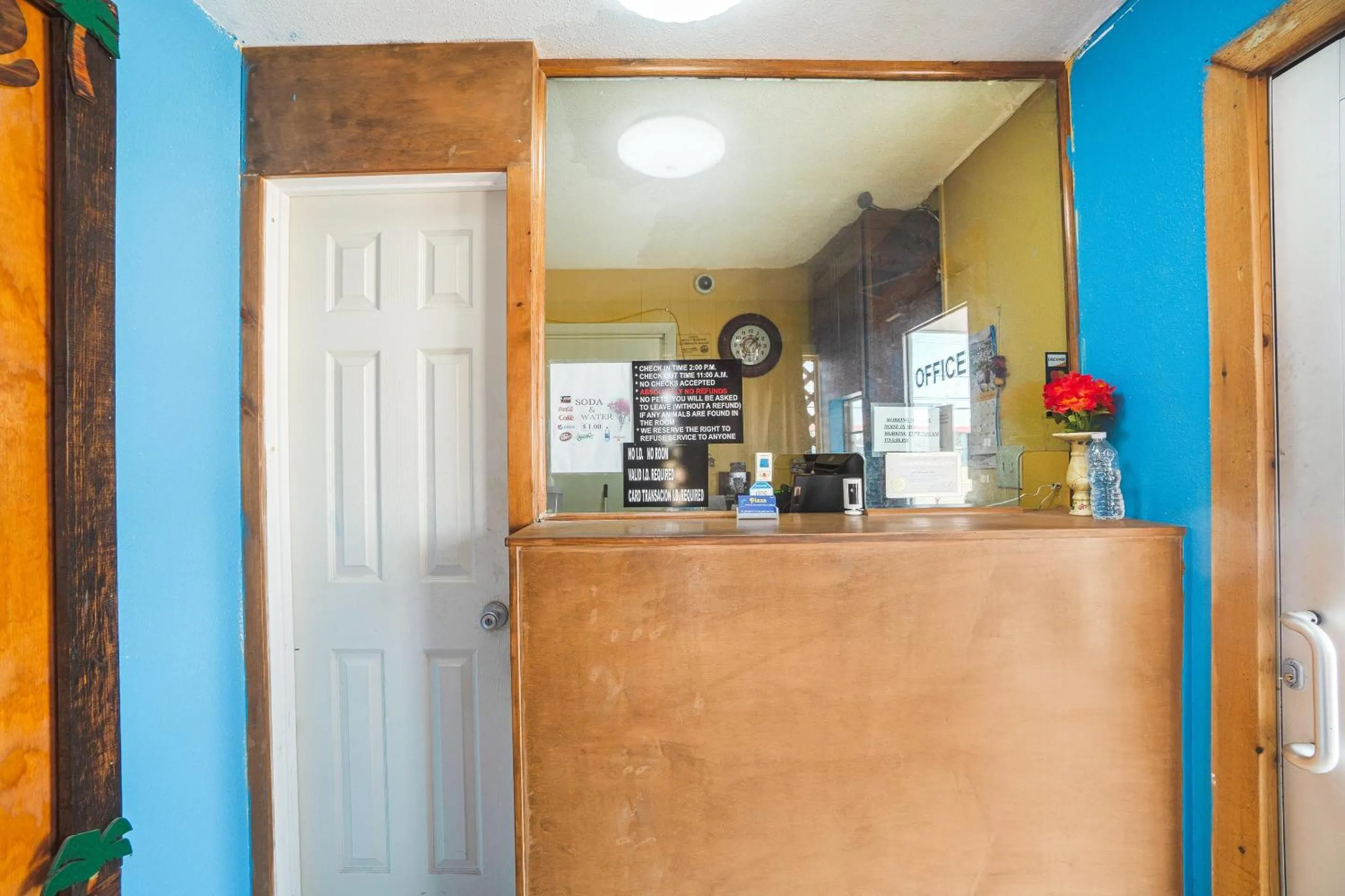 Lobby or reception in Plaza Motel Corpus Christi by OYO