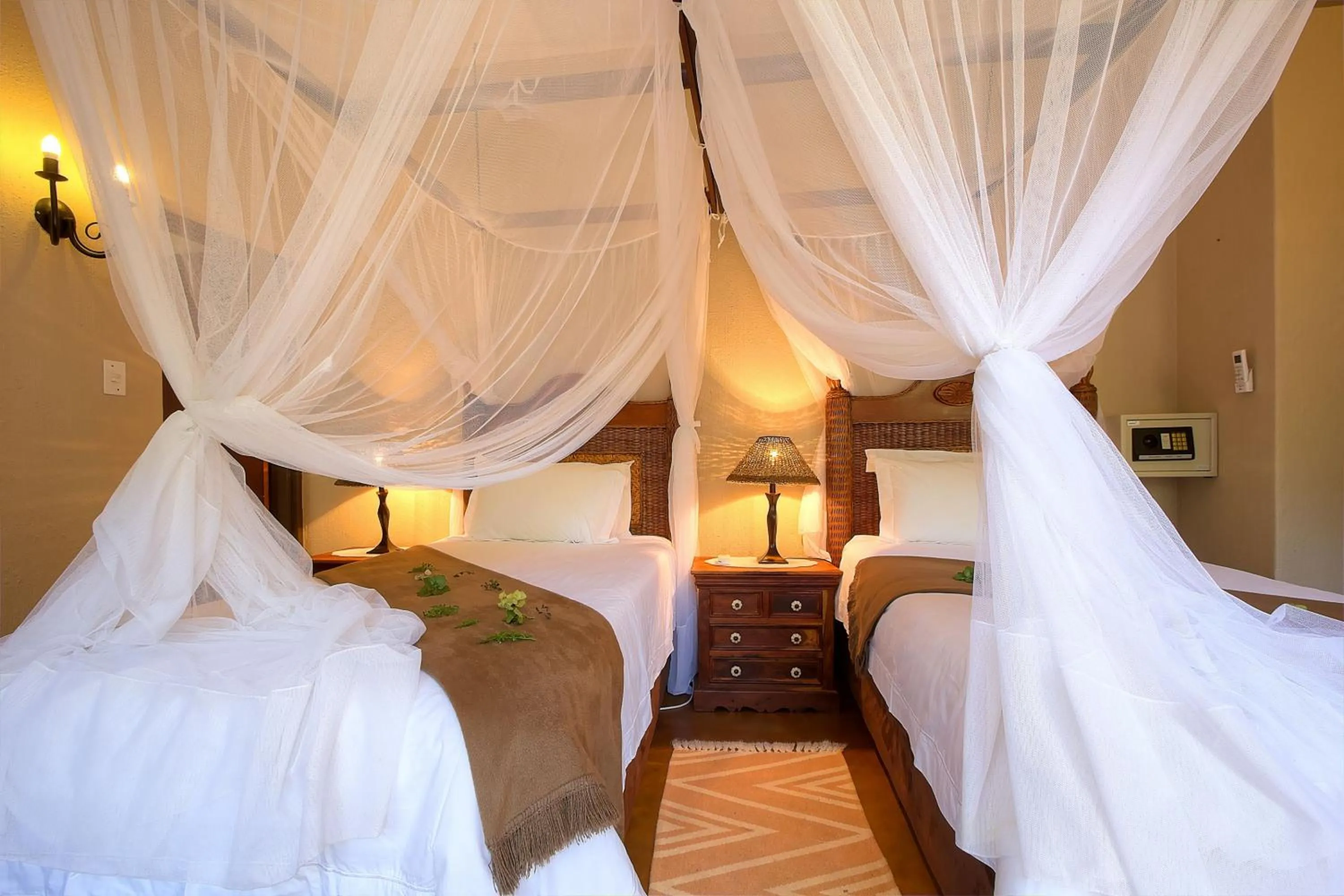 Bed in Mvuradona Safari Lodge