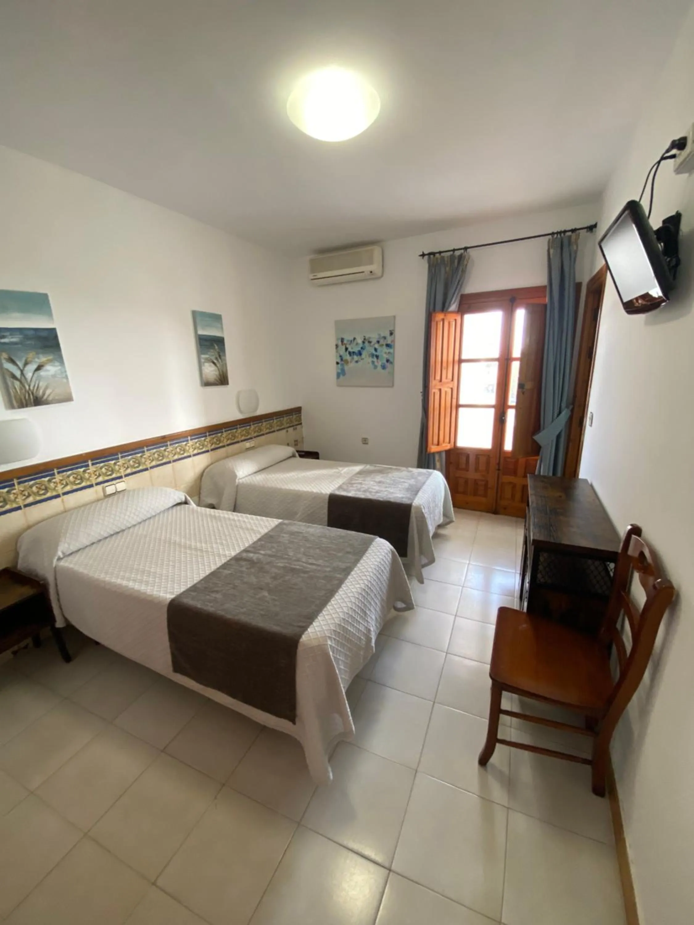 Photo of the whole room, Bed in Hotel Simón