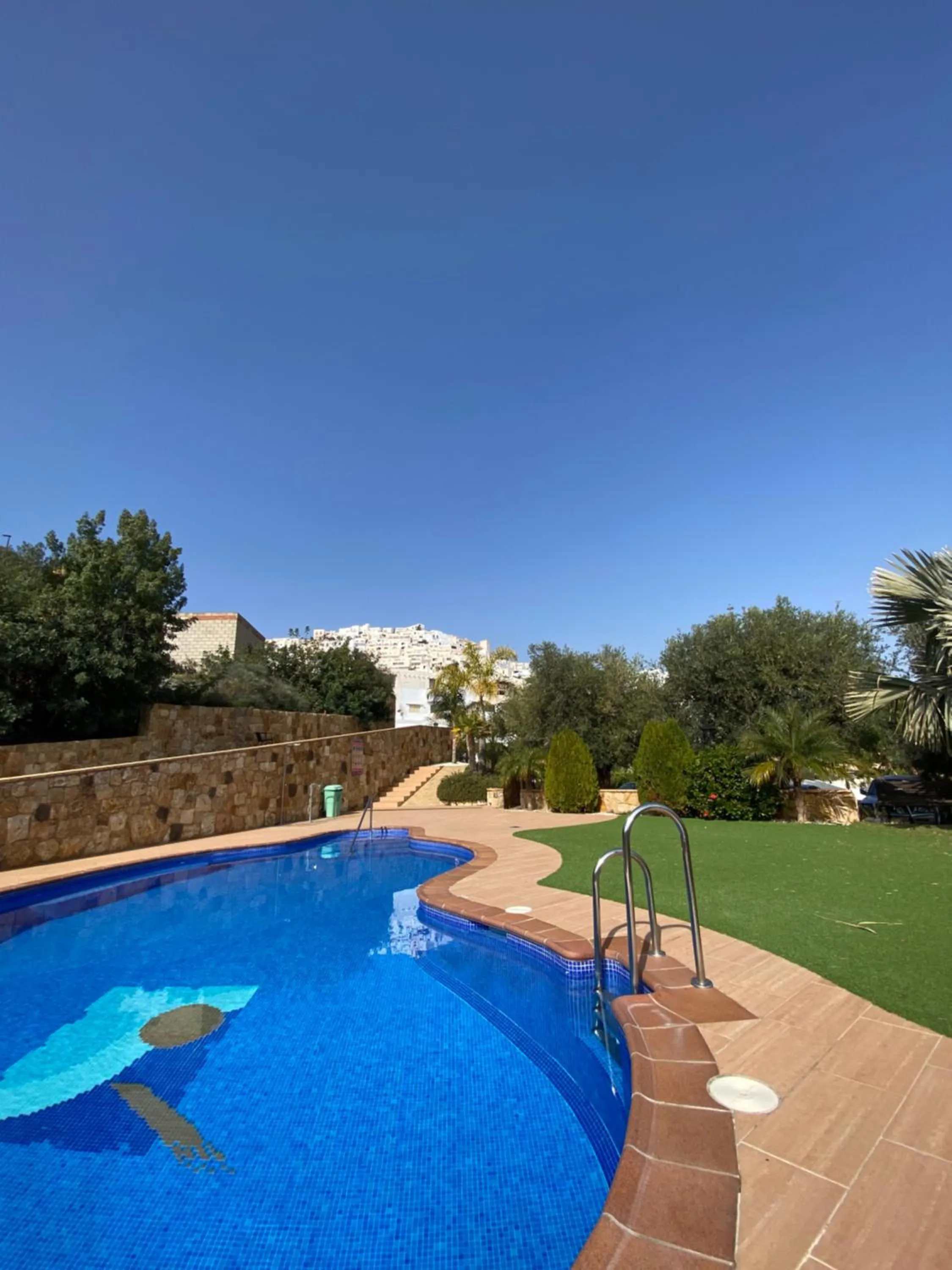 Swimming pool in Hotel Simón