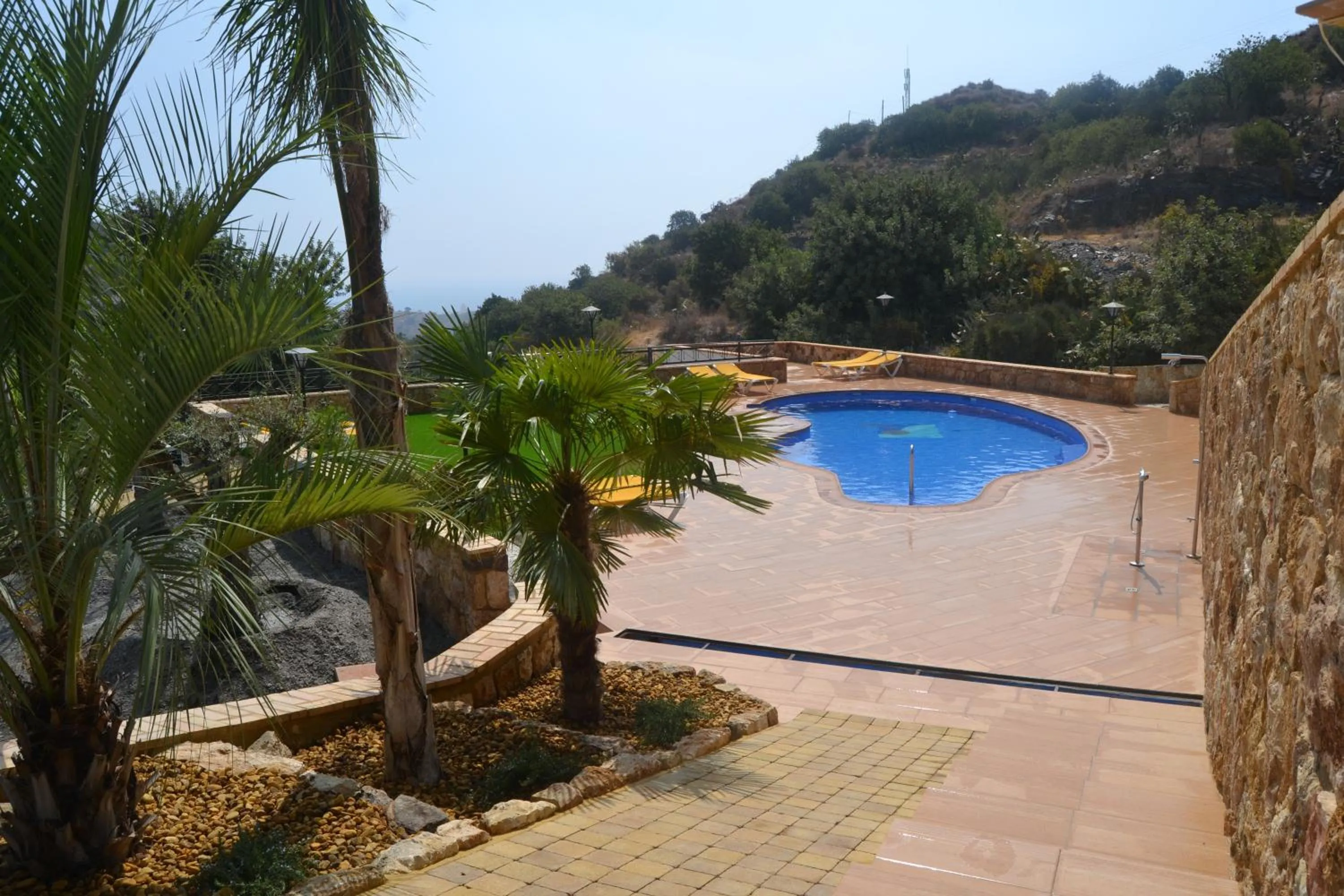 Swimming pool in Hotel Simón