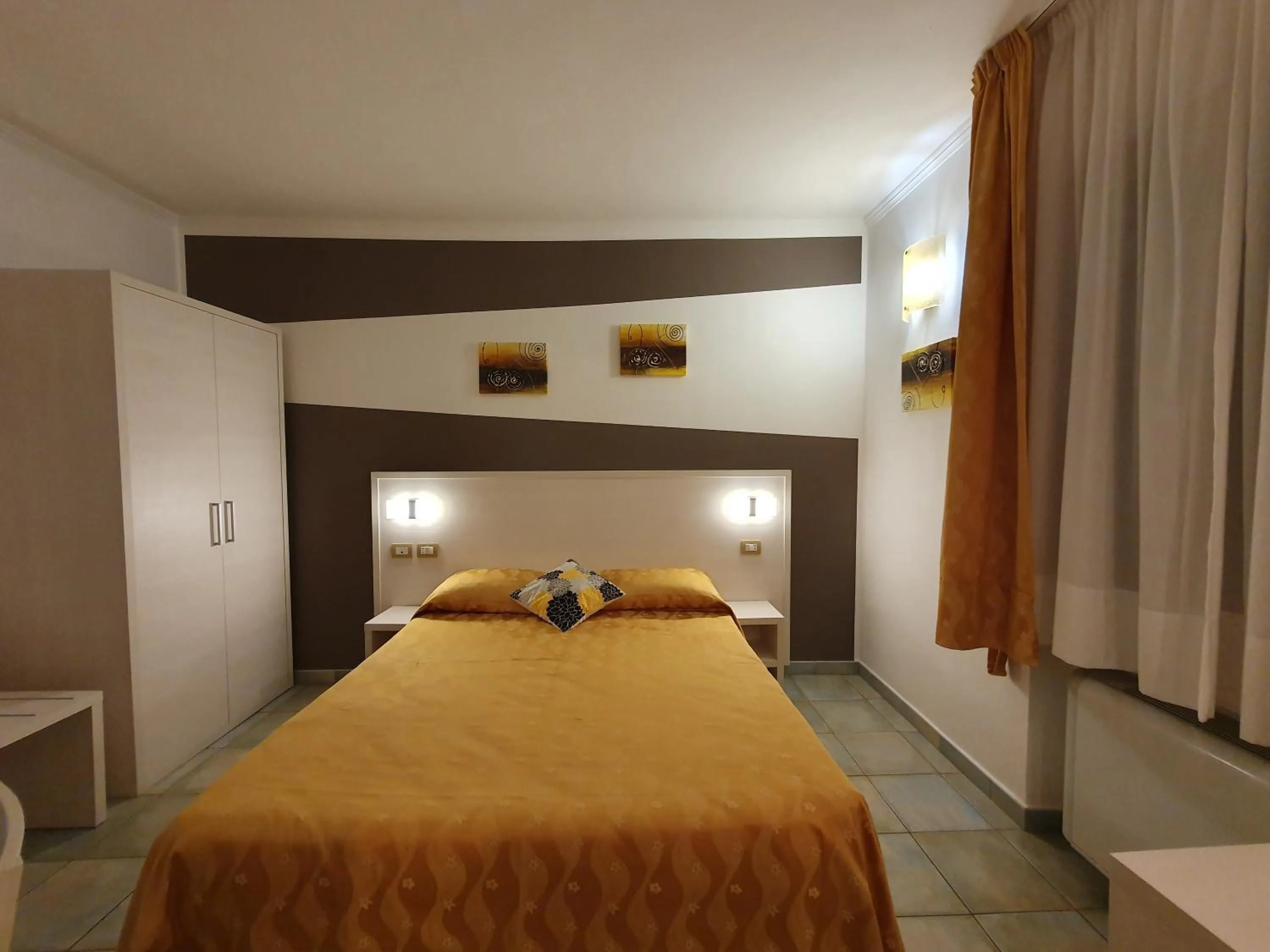 Bed in Hotel La Playa