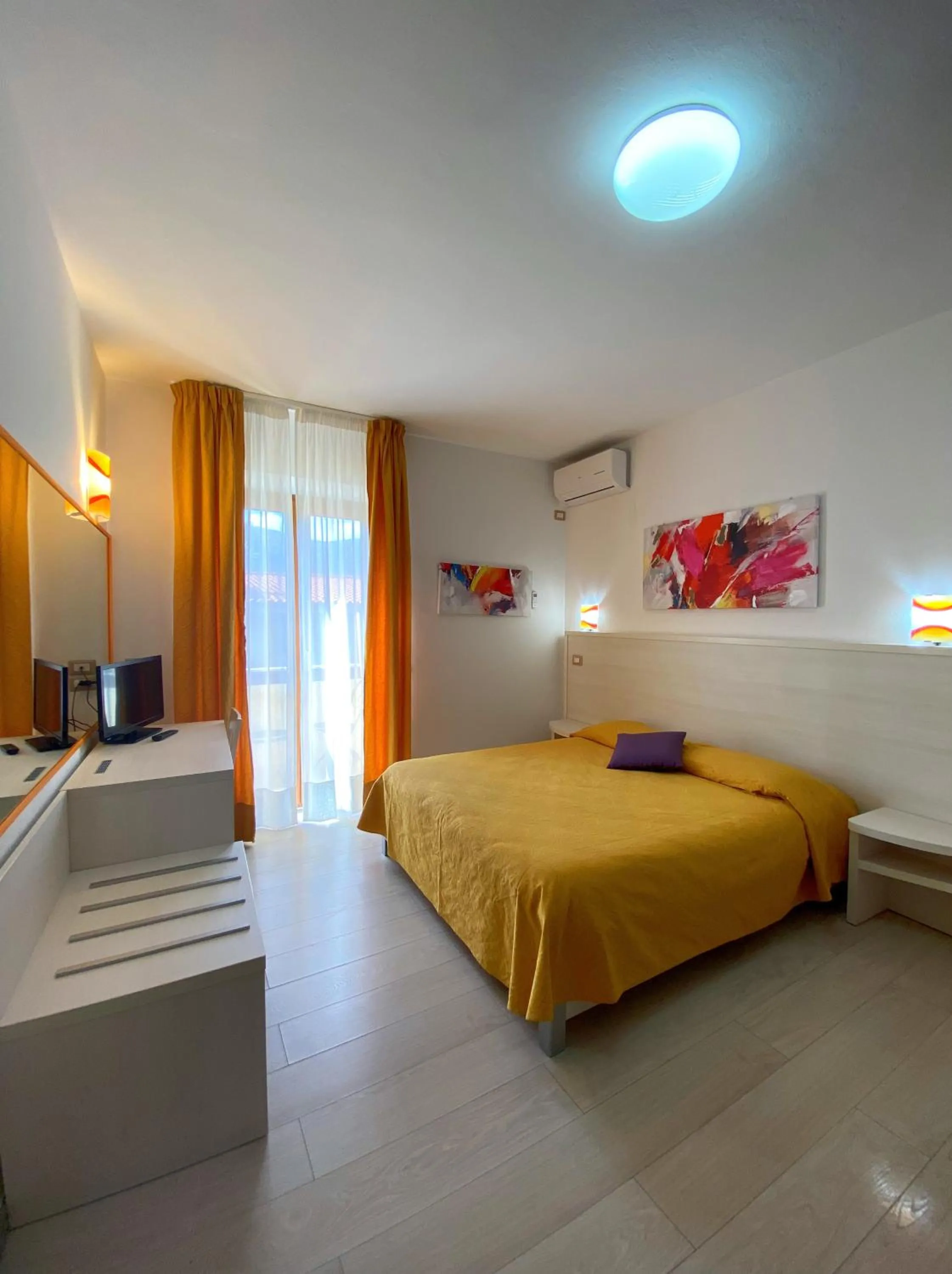 Bed in Hotel La Playa