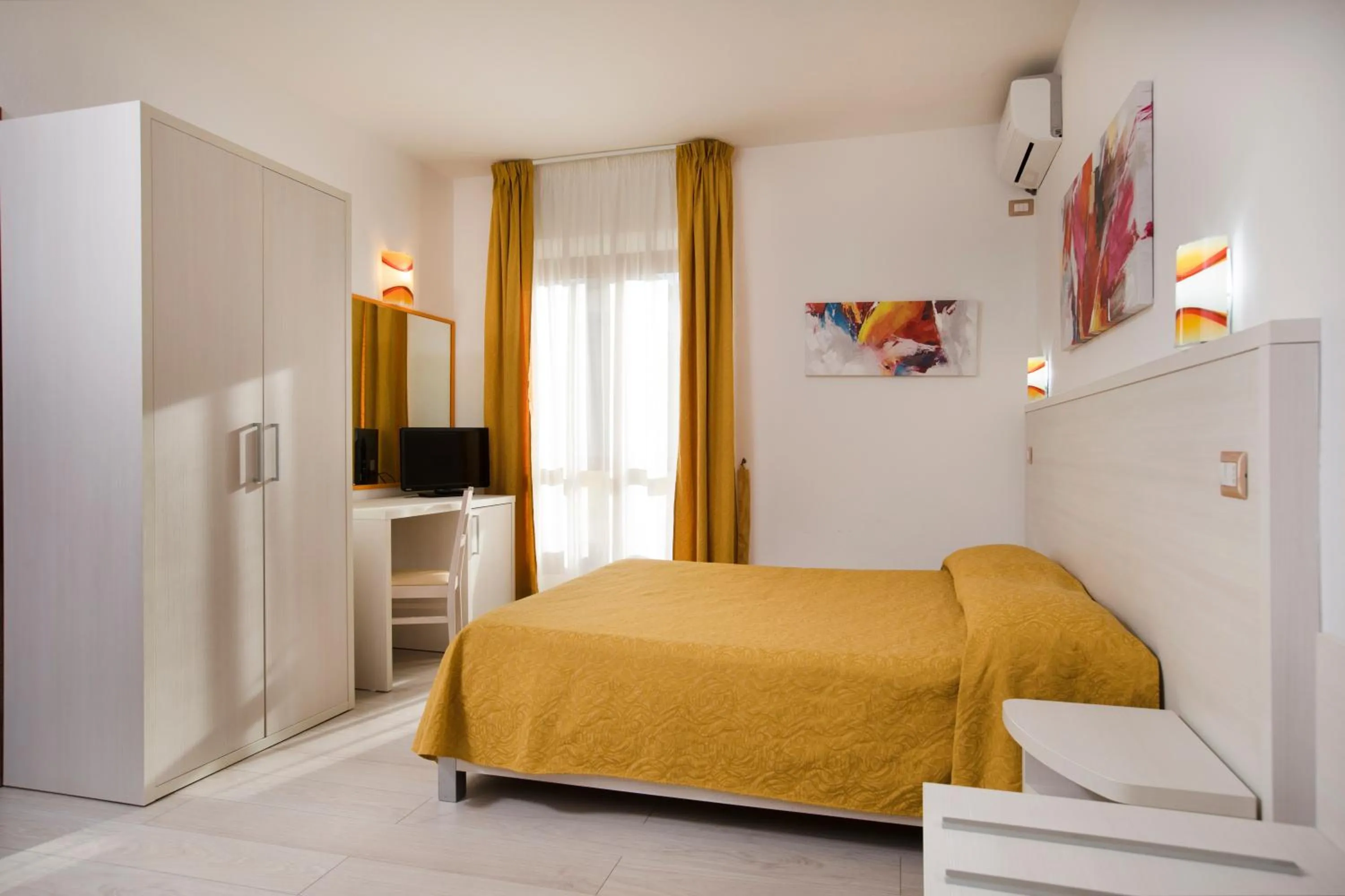 Bed in Hotel La Playa