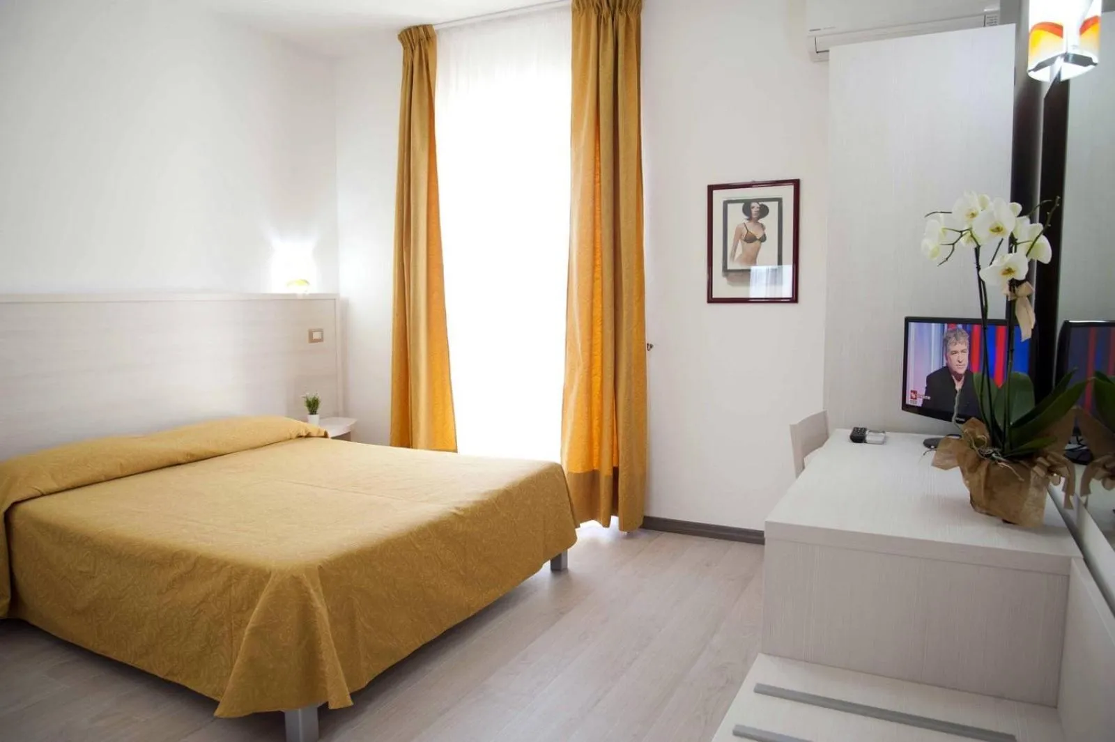 Bed in Hotel La Playa