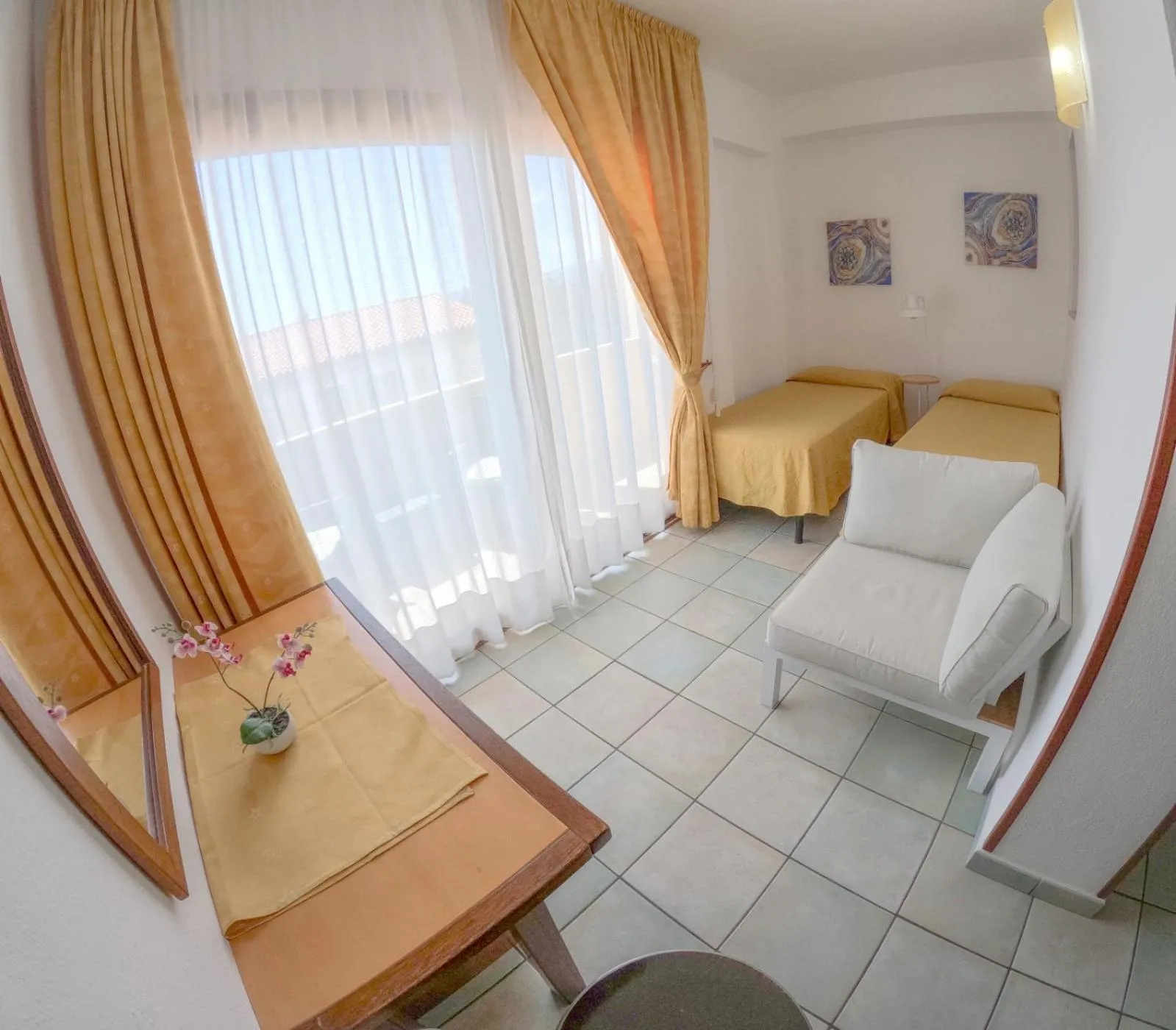 Bed in Hotel La Playa