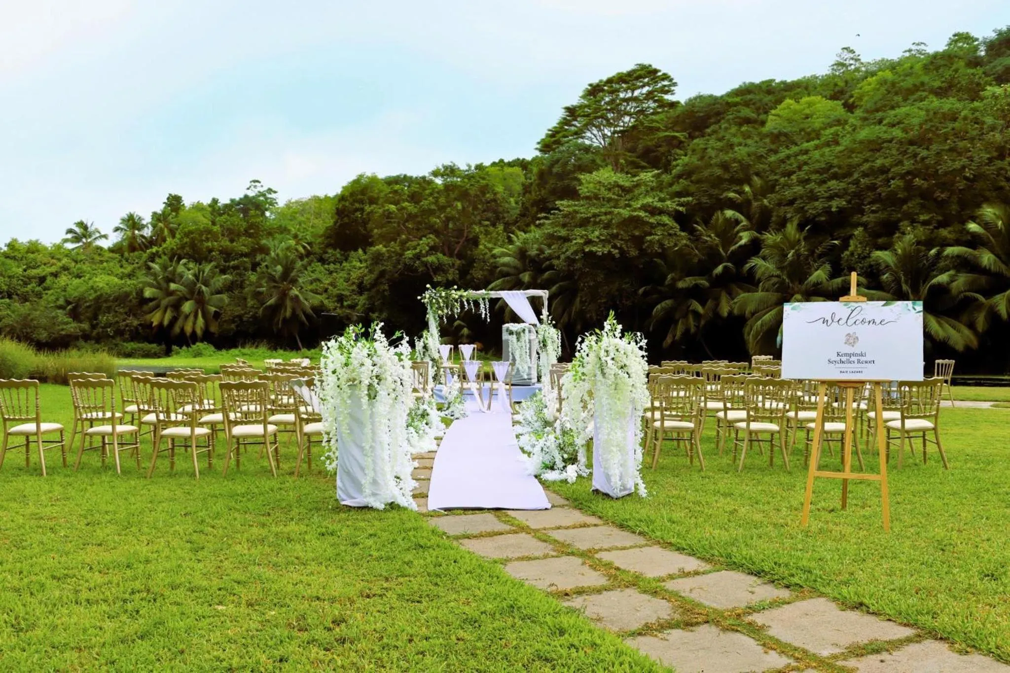 wedding in Kempinski Seychelles Resort