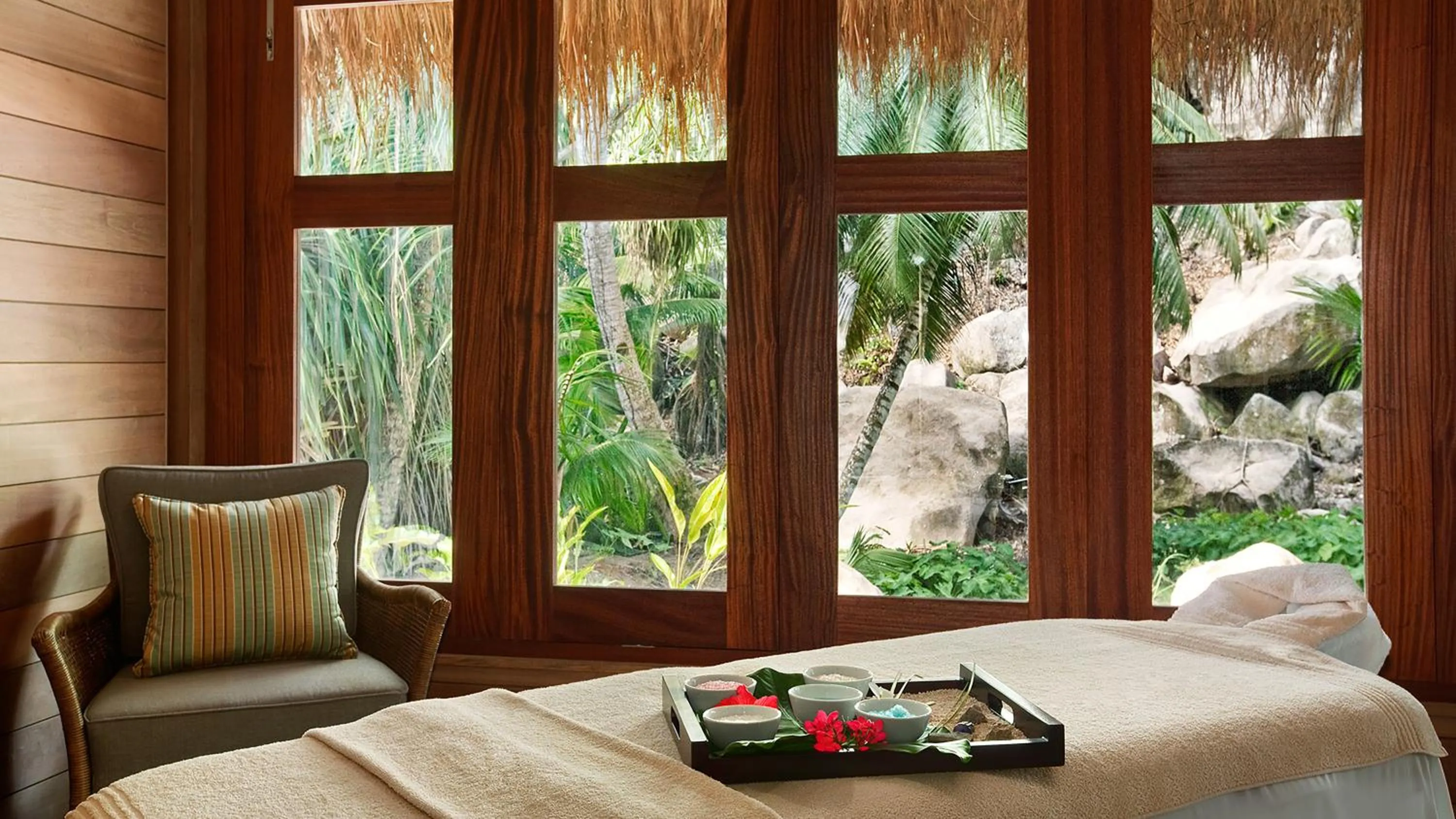 Massage in Kempinski Seychelles Resort