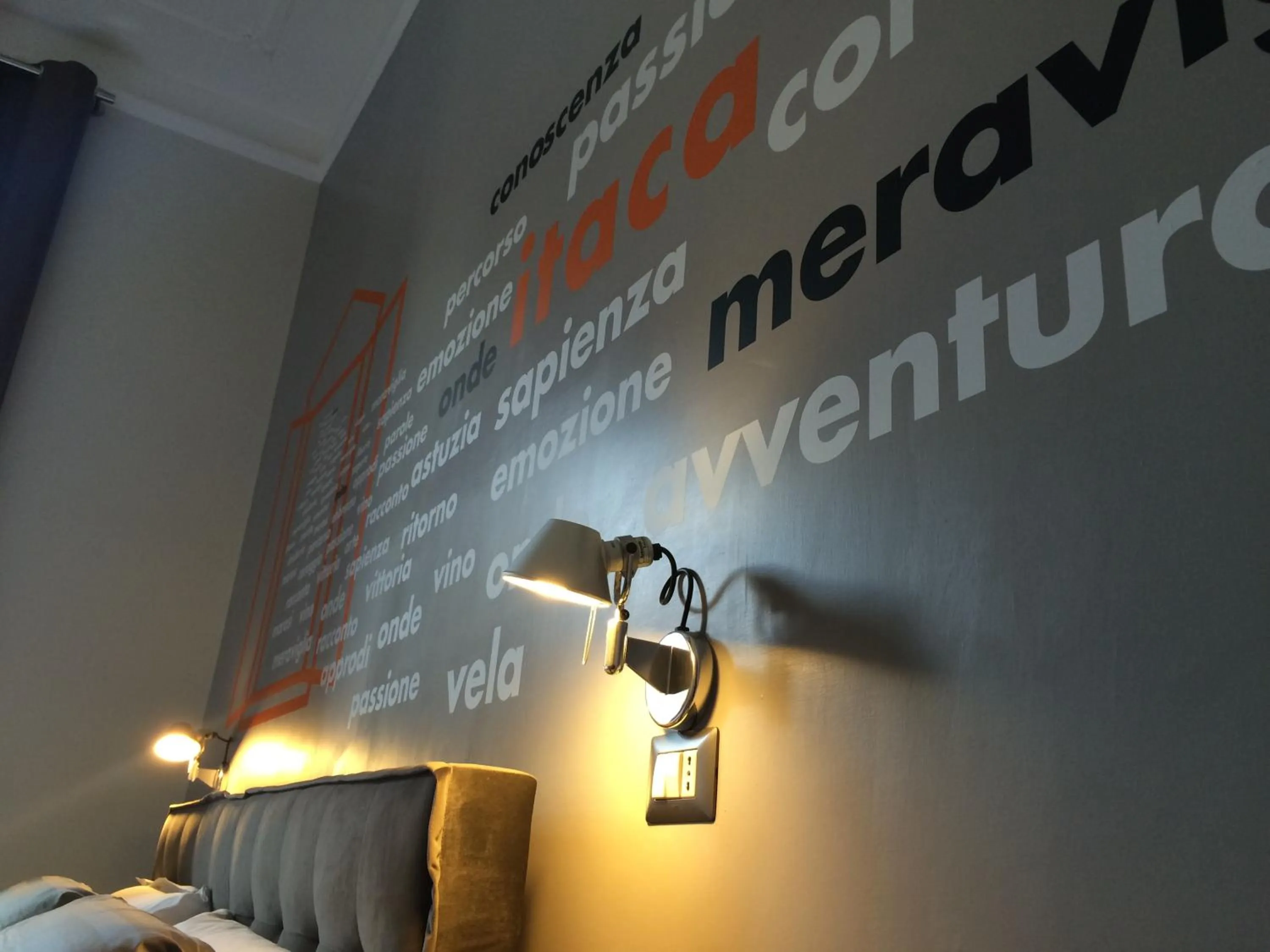 Decorative detail, Bed in The Pope's Window