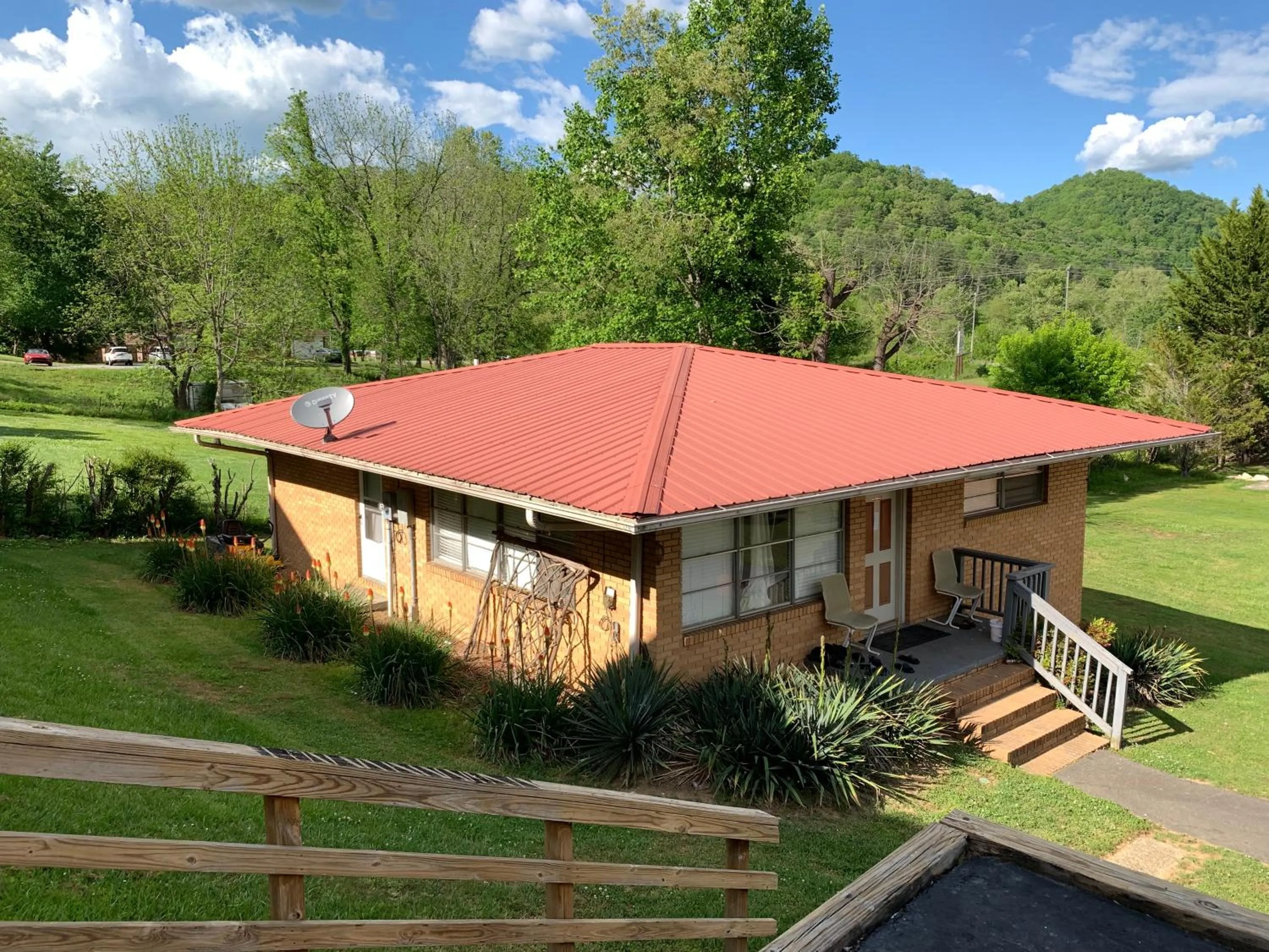 Phillips Historic Motel & Cottages