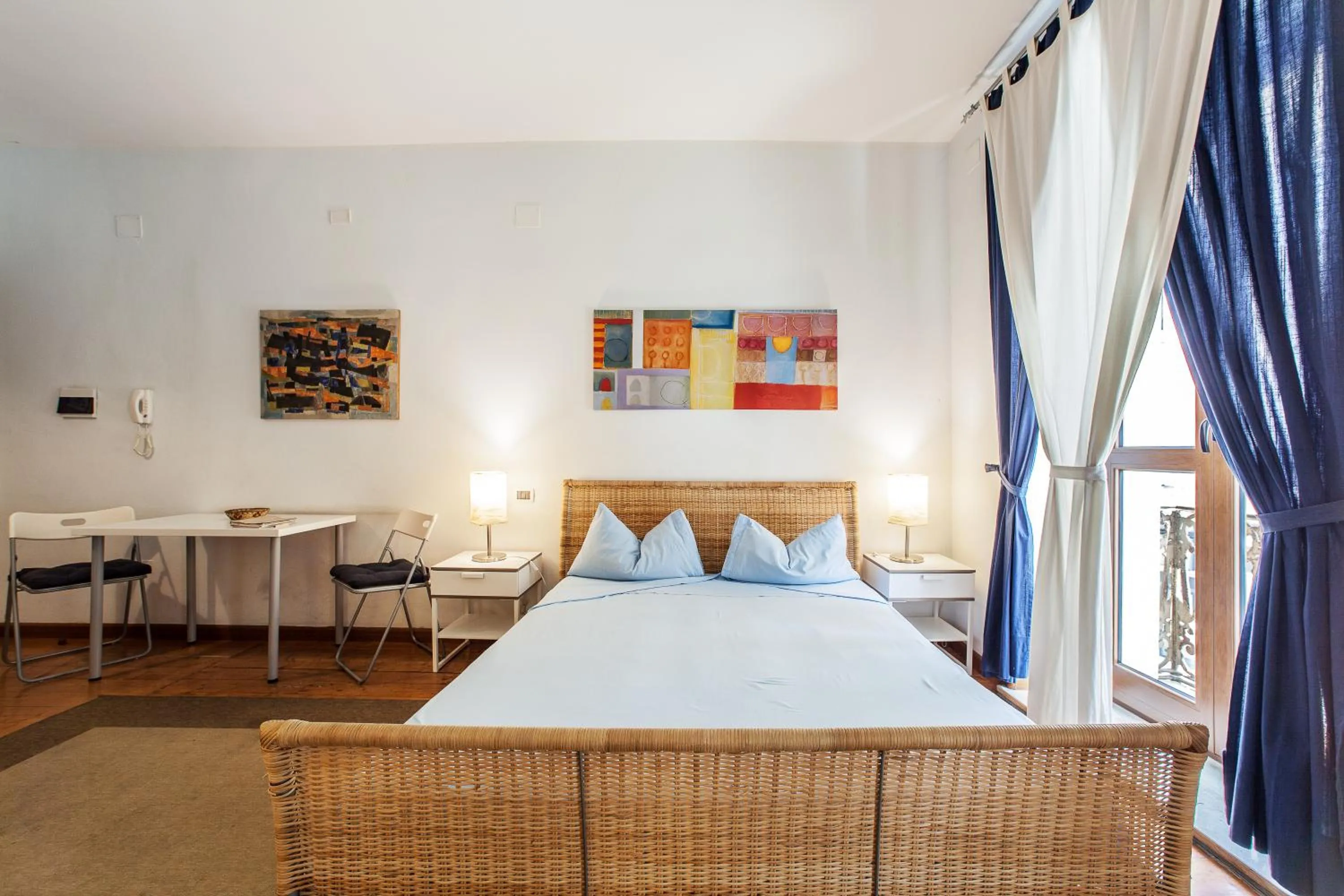 Bed in Studio Apartments Centro Storico Via Manno