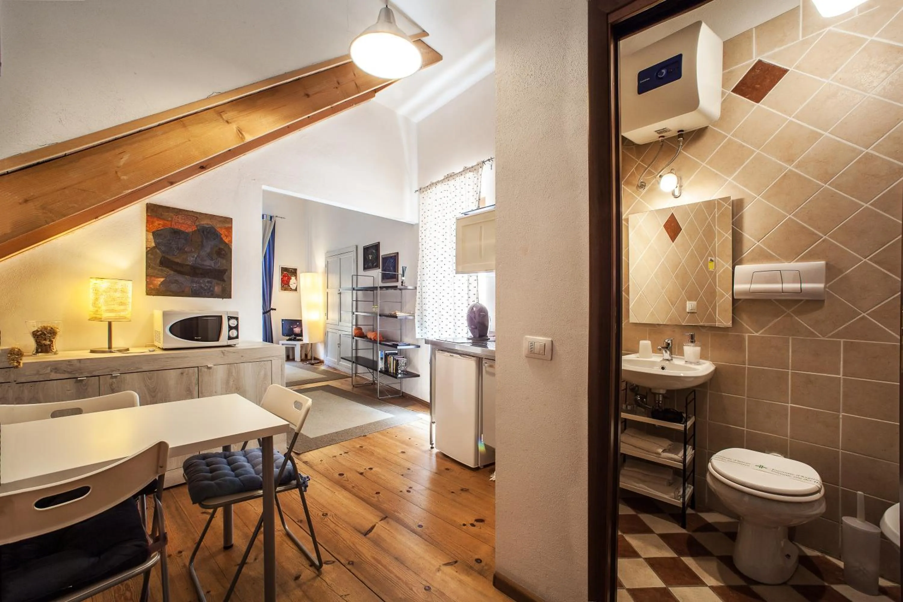 Shower in Studio Apartments Centro Storico Via Manno