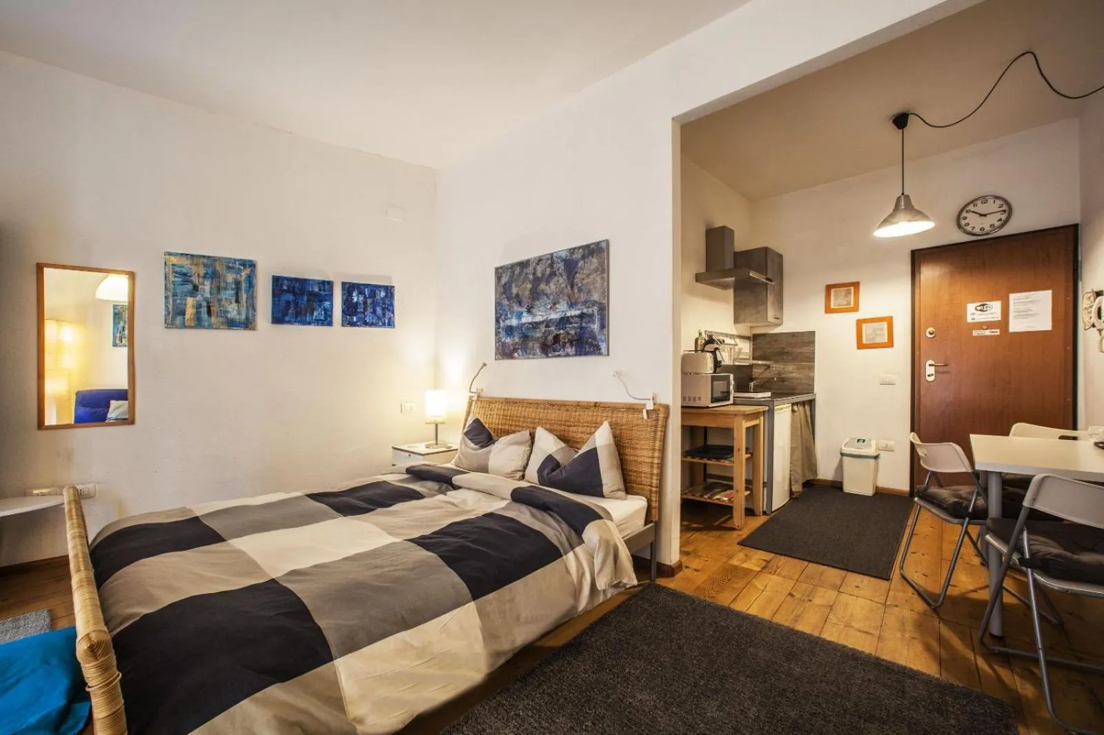 Bed in Studio Apartments Centro Storico Via Manno