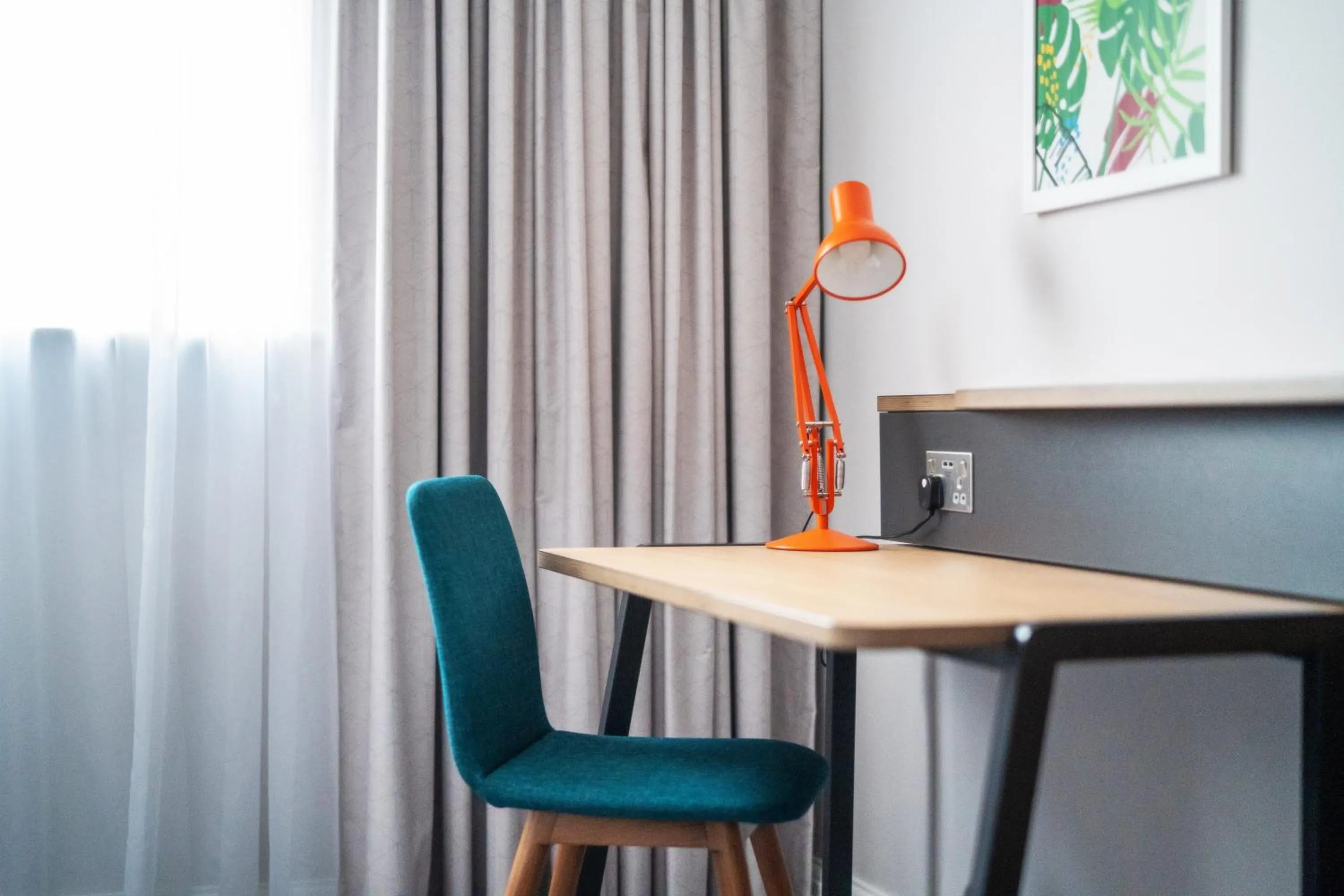Dining area in Holiday Inn Hemel Hempstead M1, Jct. 8 by IHG