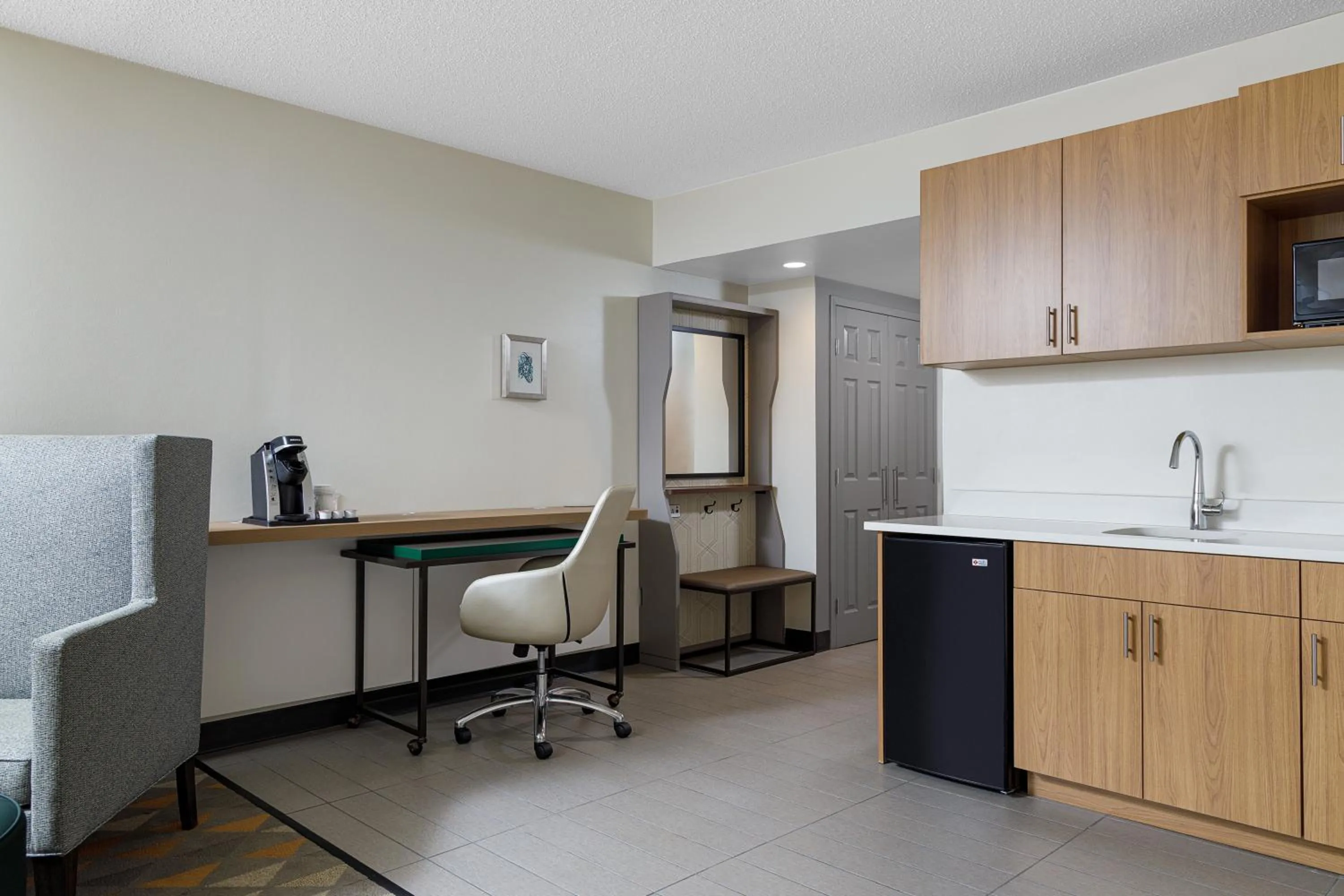 Kitchen or kitchenette in Holiday Inn Cleveland by IHG