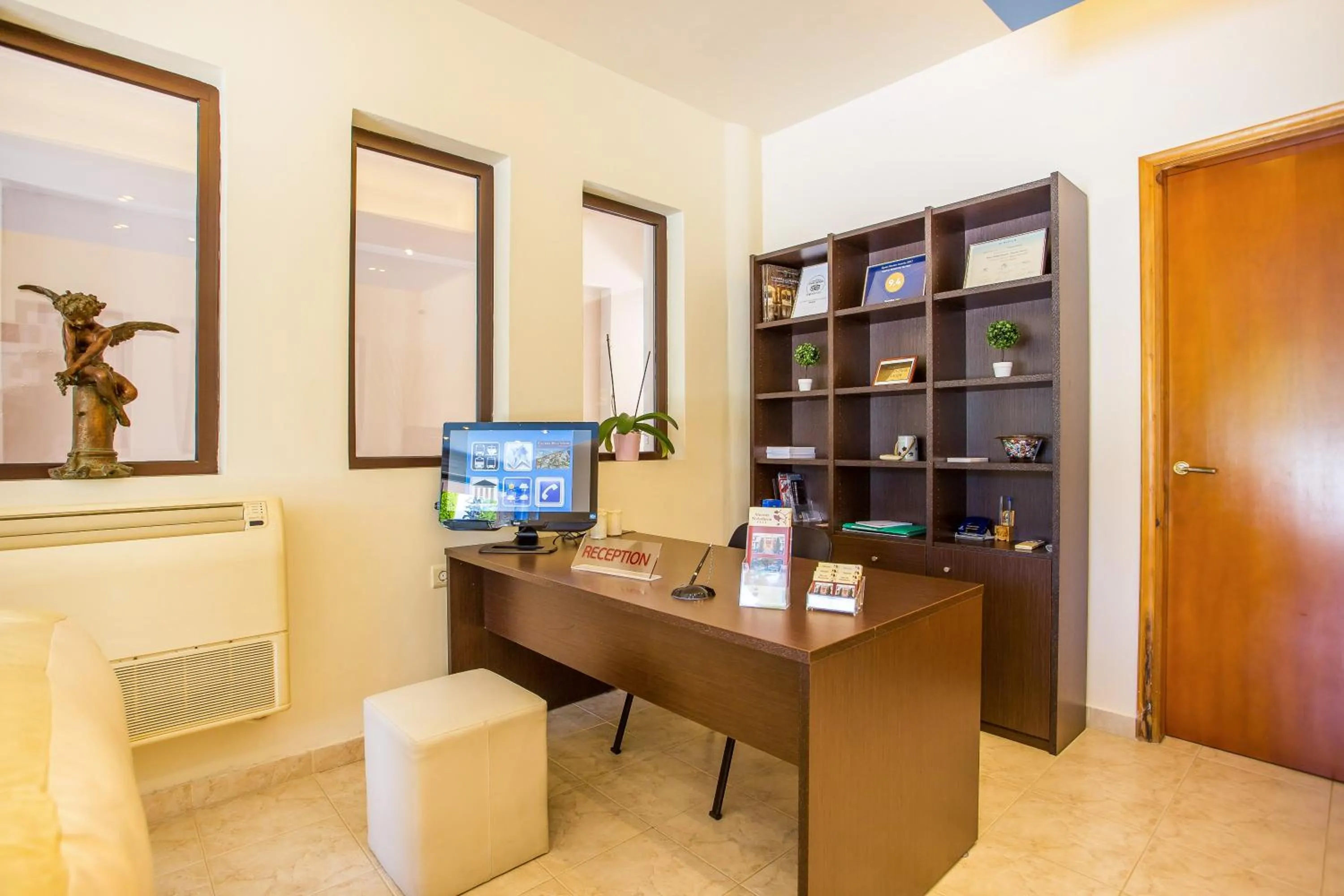 Lobby or reception in Stavros Melathron Studios