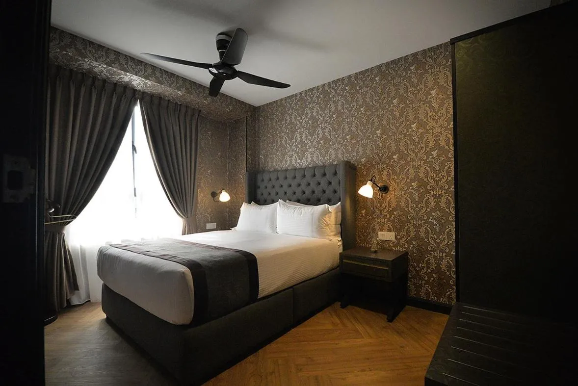 Bed in 1969 Business Suites Bandar Botani, Ipoh