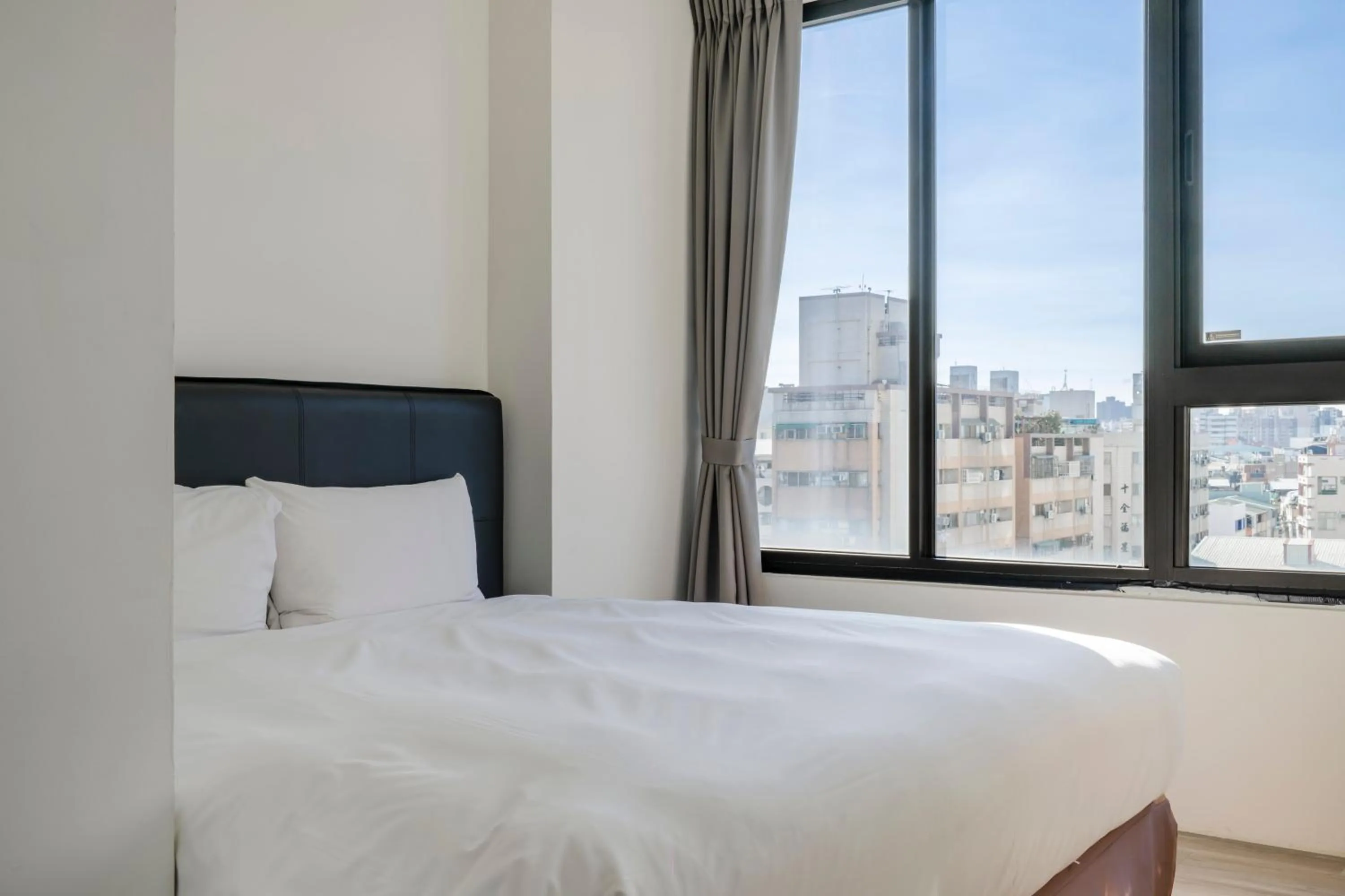 Bed in CHECK inn Express Taichung Fuxing