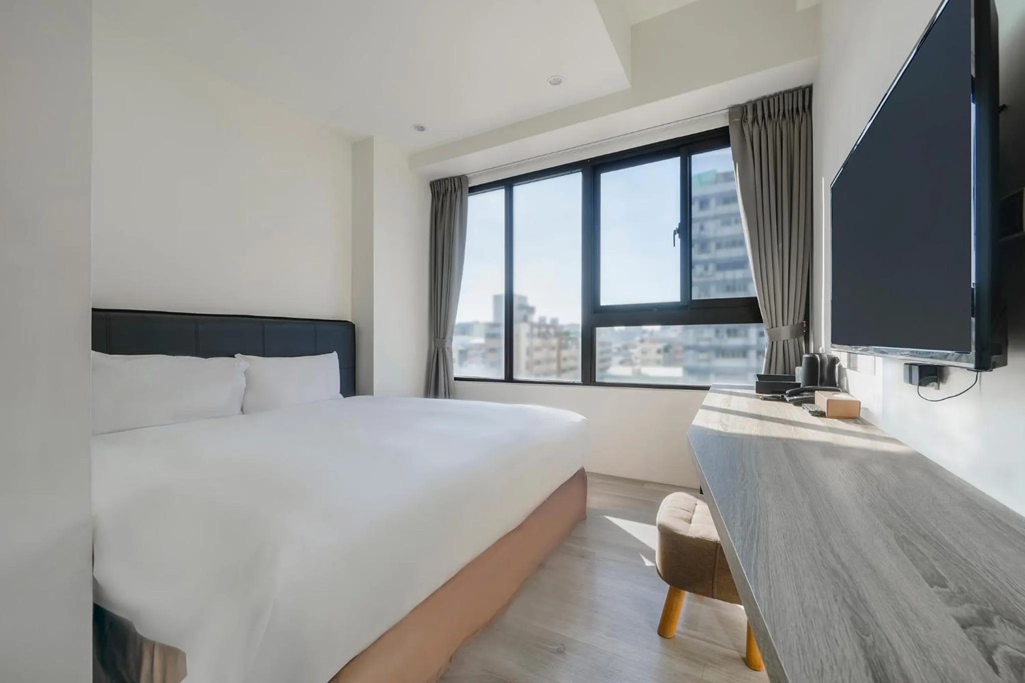 Photo of the whole room, Bed in CHECK inn Express Taichung Fuxing