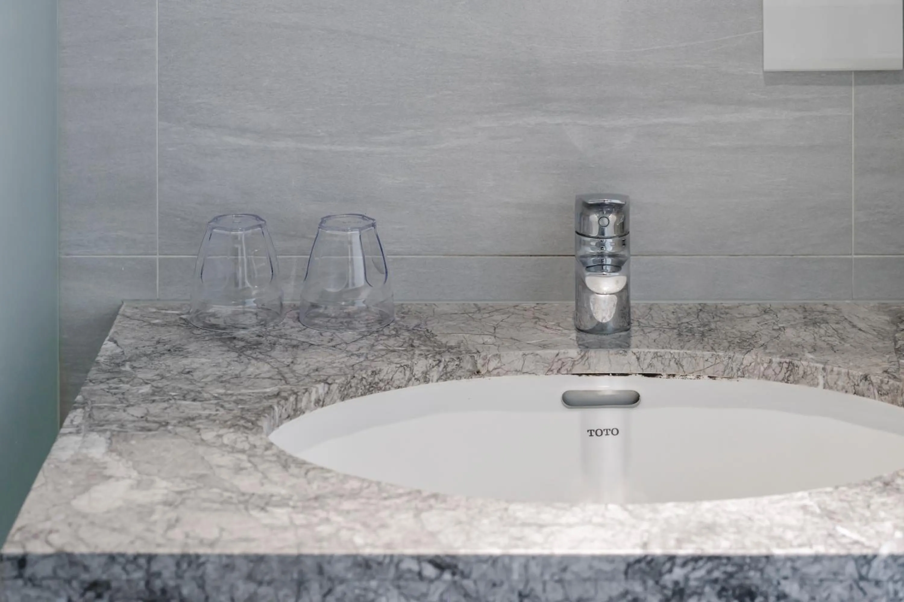 Shower in CHECK inn Express Taichung Fuxing