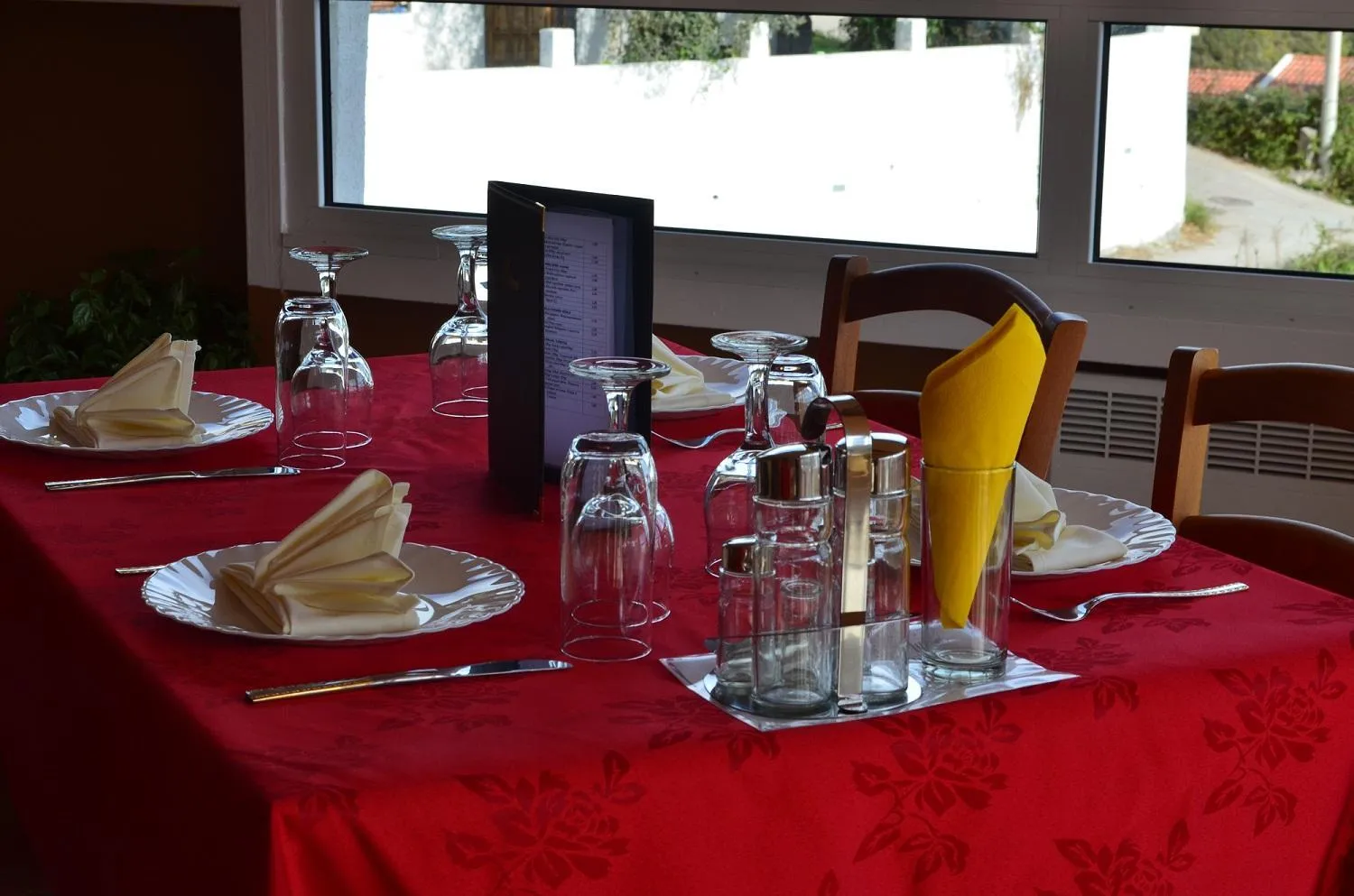 Restaurant/places to eat in " Villa Kruna Lux "