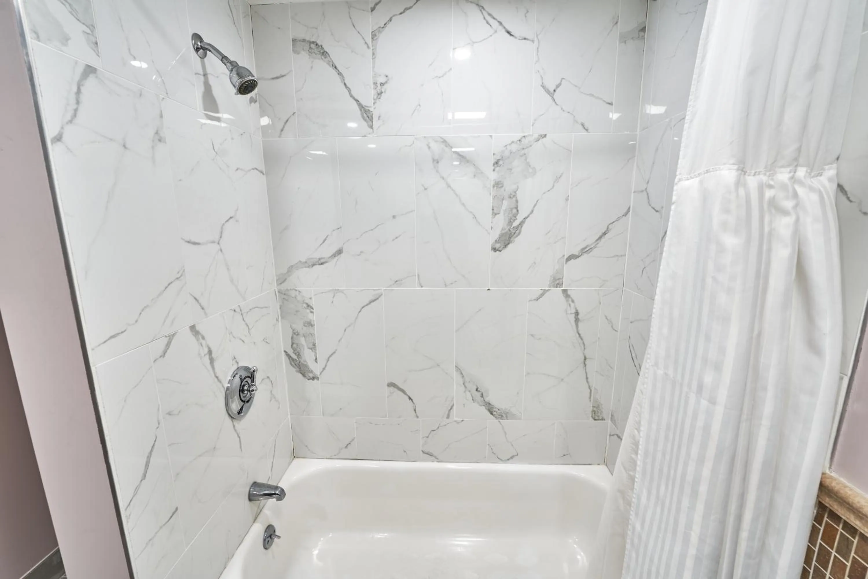 Shower in Seaport Resort and Marina