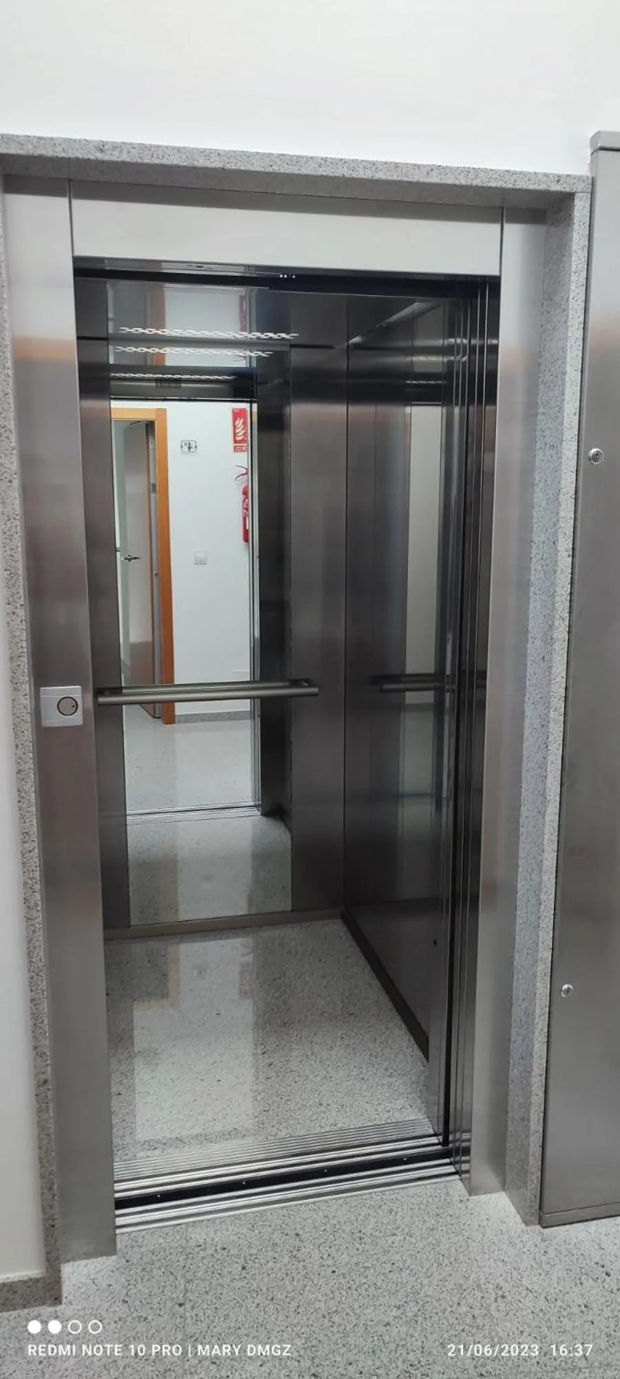 elevator in Hotel Brisa del Mar