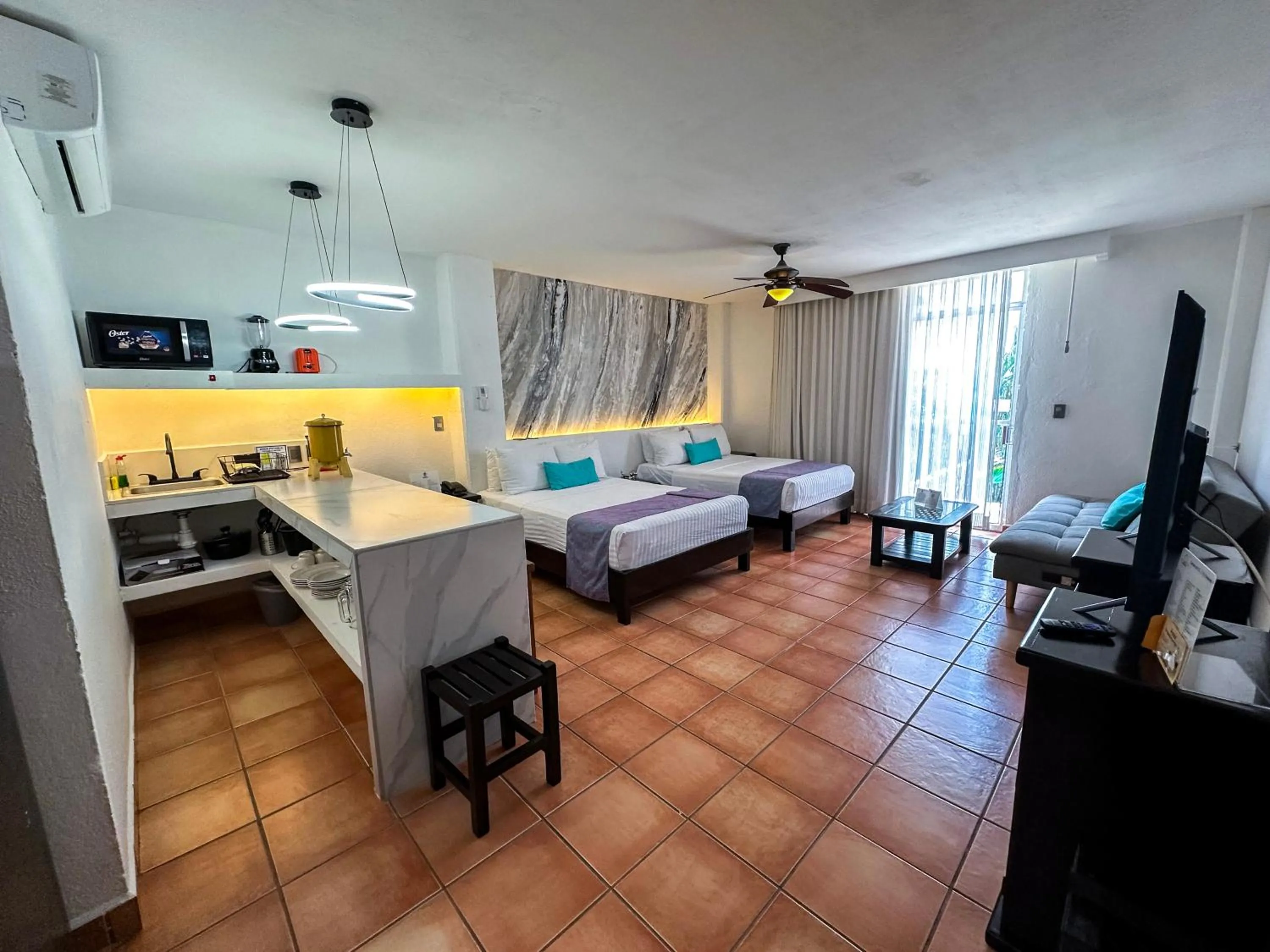 Photo of the whole room, Bed in Best Western Posada Chahue