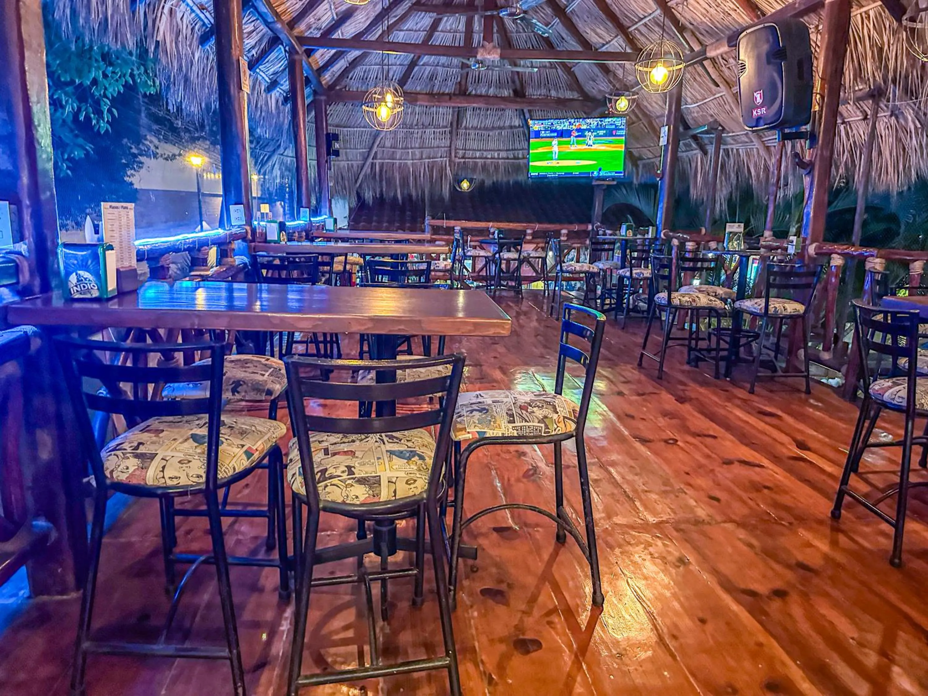 Lounge or bar in Best Western Posada Chahue