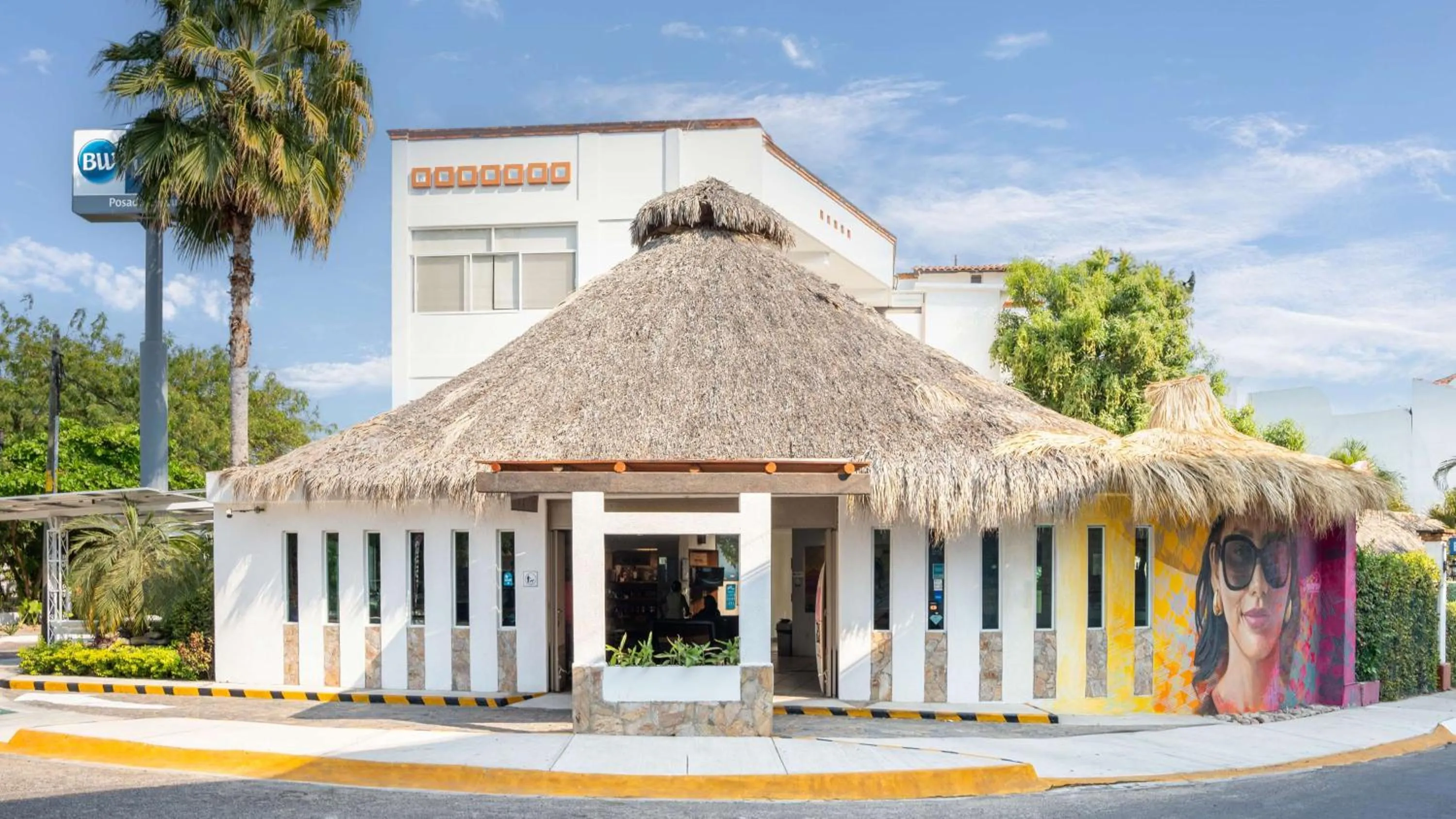 Property building in Best Western Posada Chahue