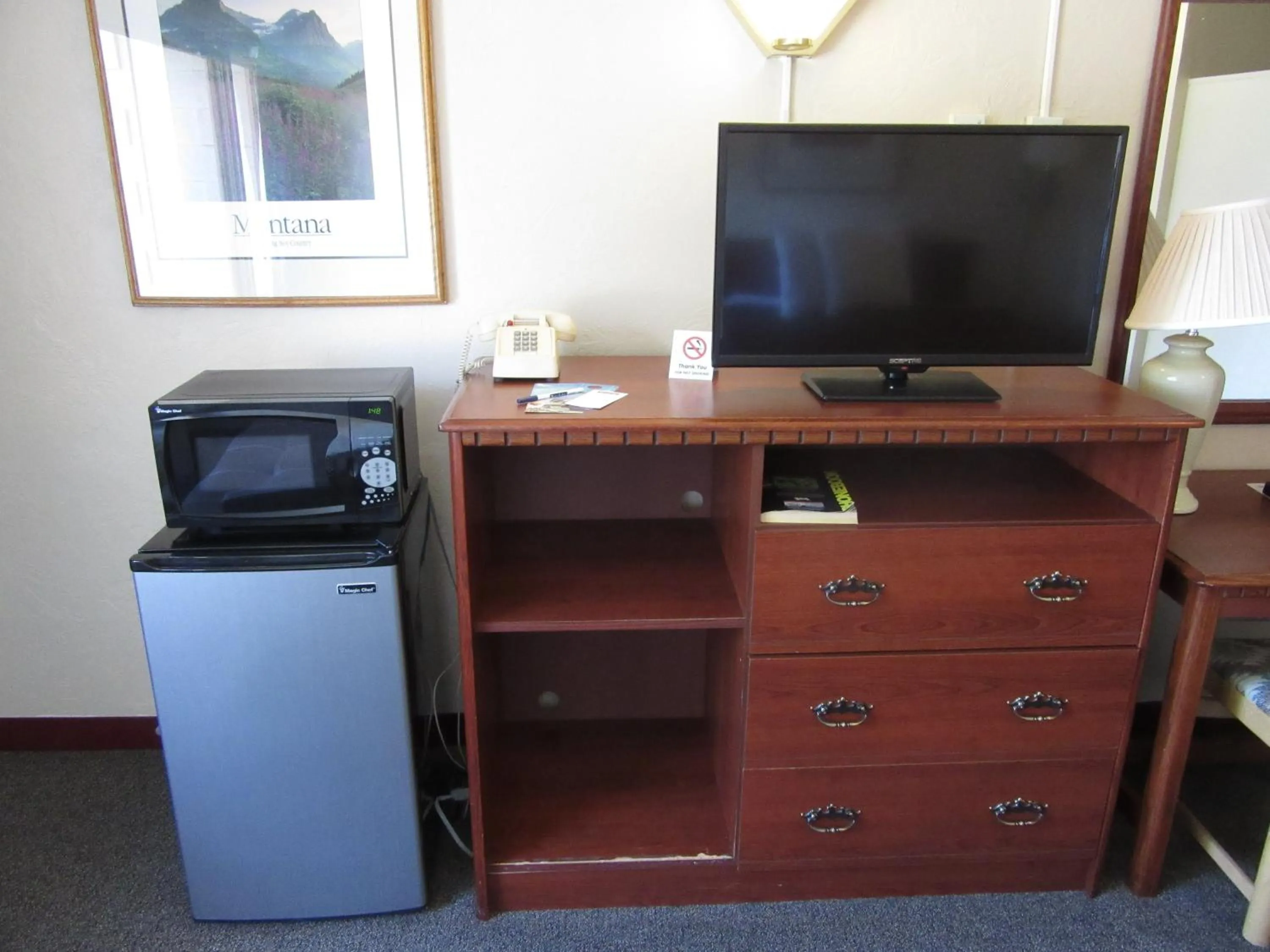 TV and multimedia in Travelodge by Wyndham Kalispell