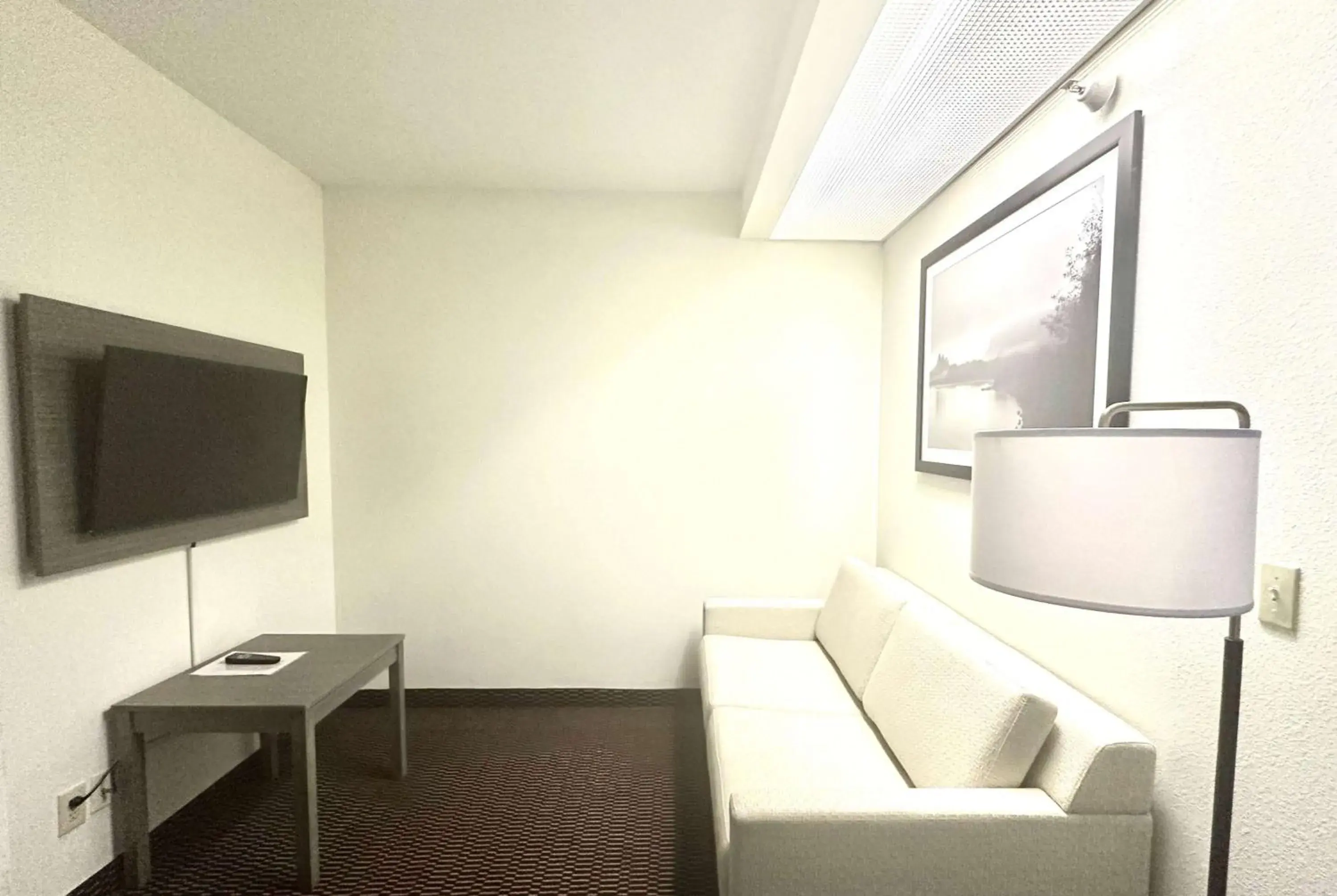 Queen Studio Suite with Sofa Bed - Non-Smoking in Ramada by Wyndham Columbia Queen Studio Suite with Sofa Bed - Non-Smoking in Ramada by Wyndham Columbia