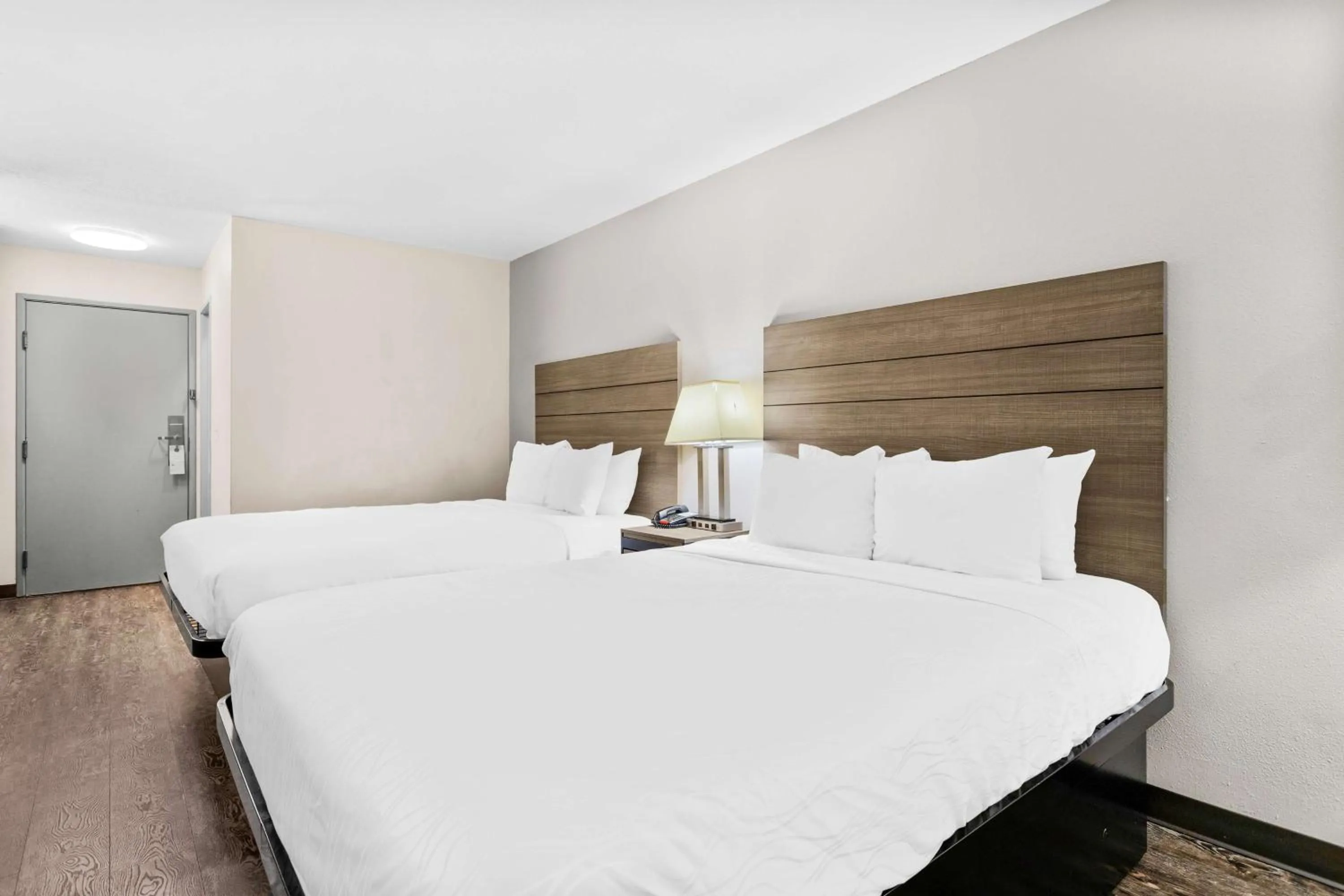 Bedroom, Bed in SureStay Hotel by Best Western Albuquerque Midtown