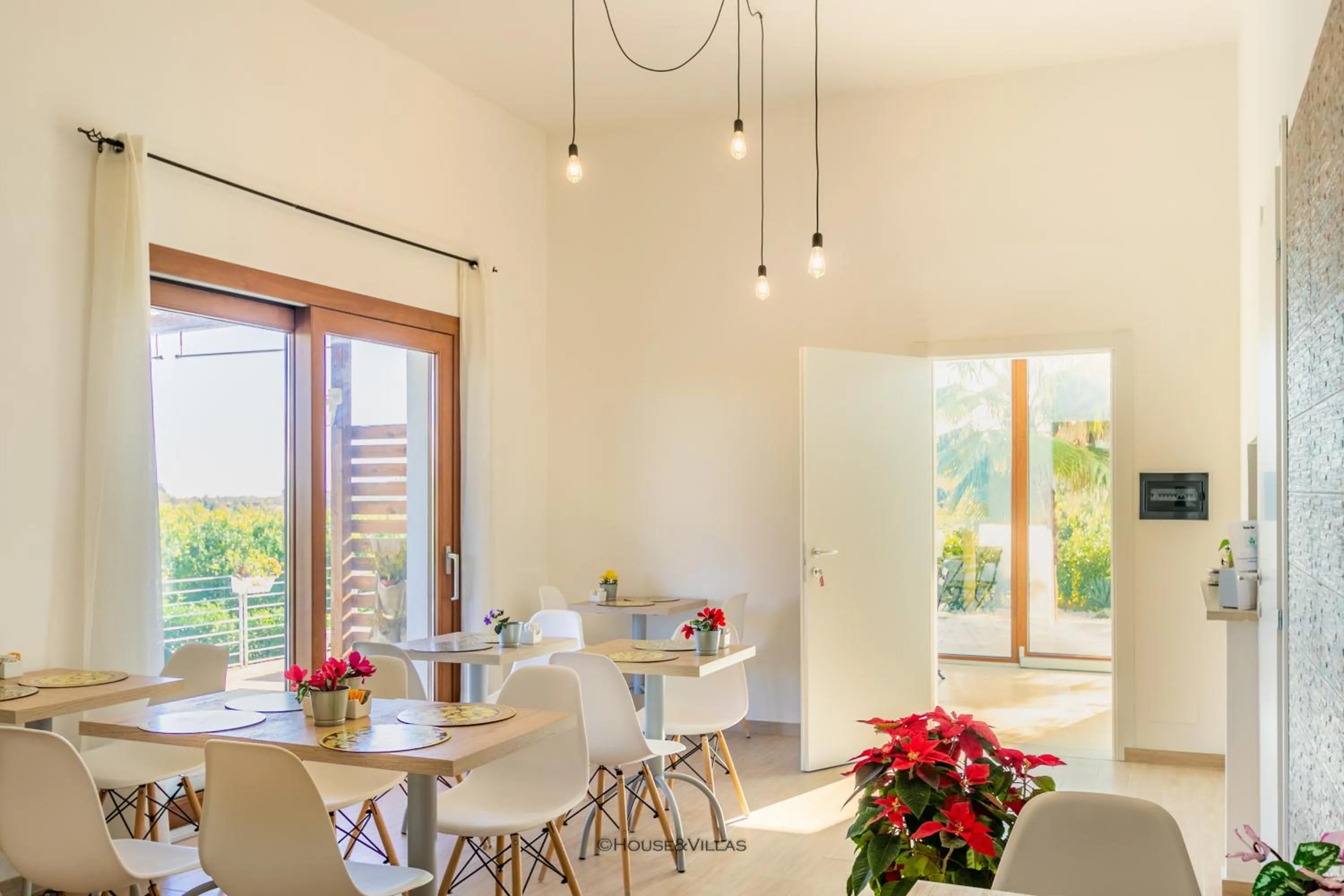 Breakfast in Villa Landolina