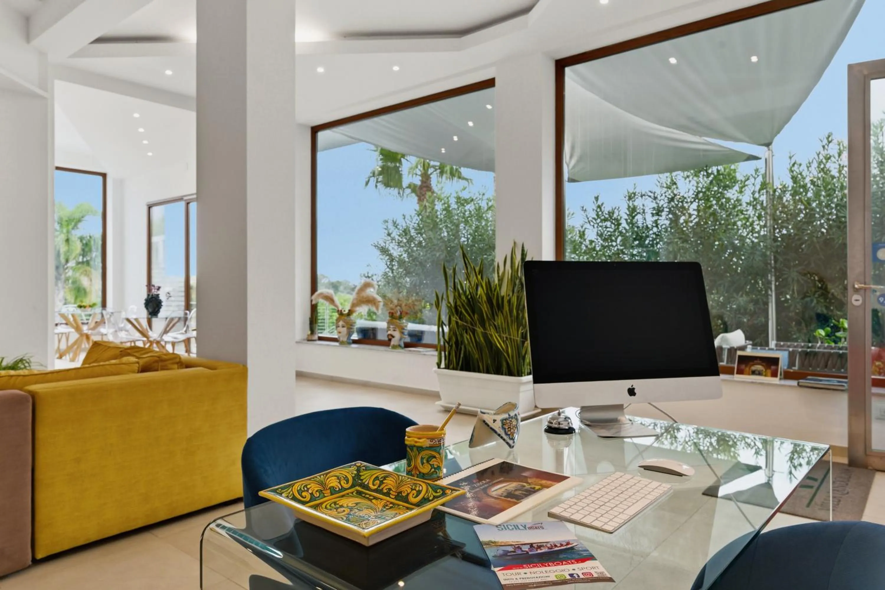 Lobby or reception in Villa Landolina