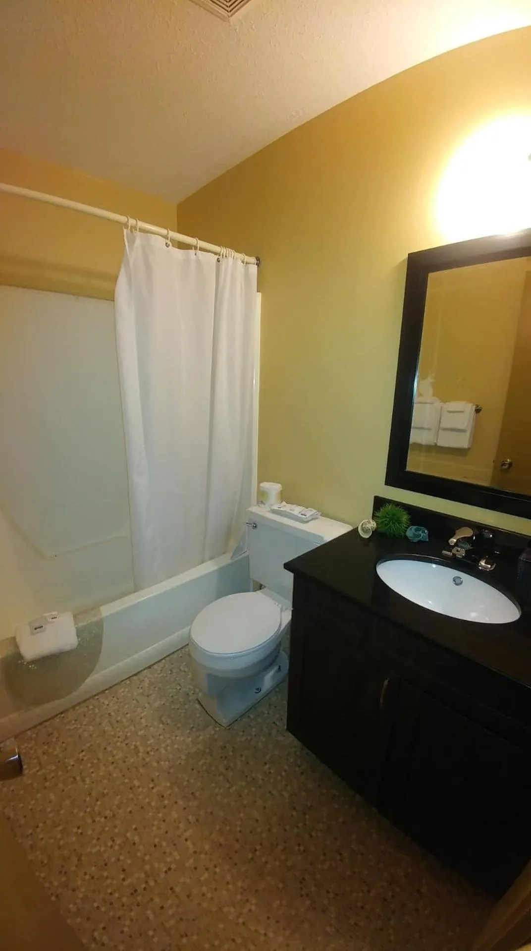 Shower in Hotel Motel Hospitalité