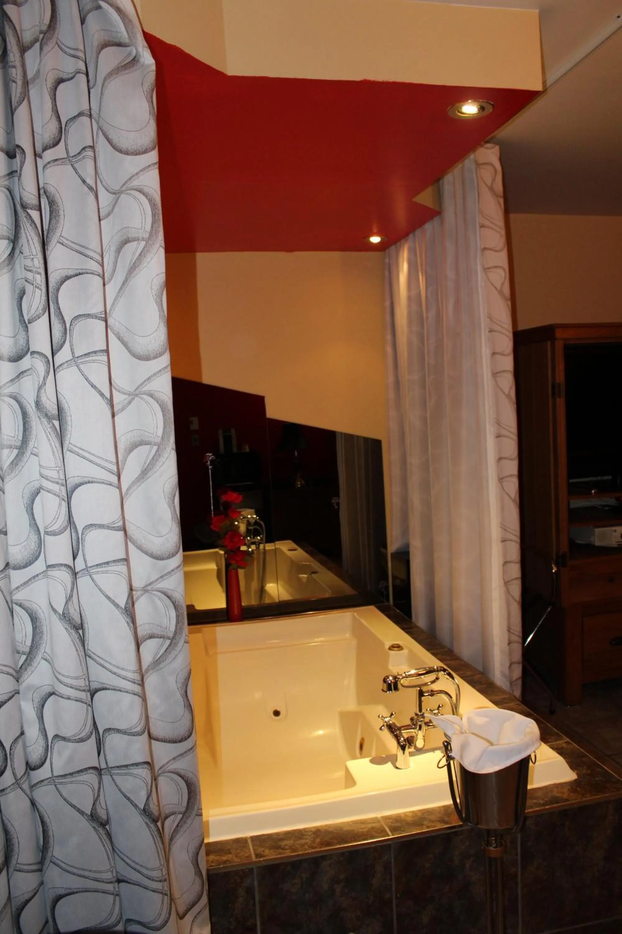 Bath in Hotel Motel Hospitalité