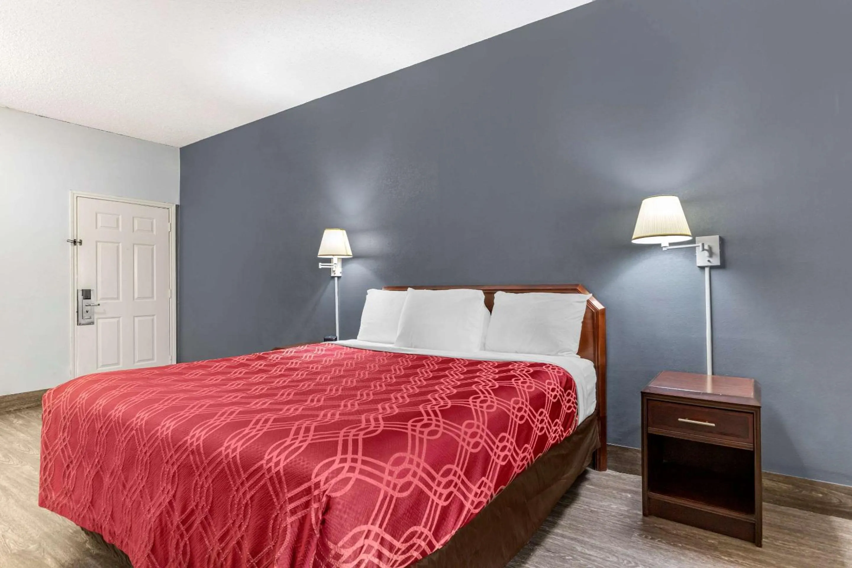 Photo of the whole room in Econolodge Junction