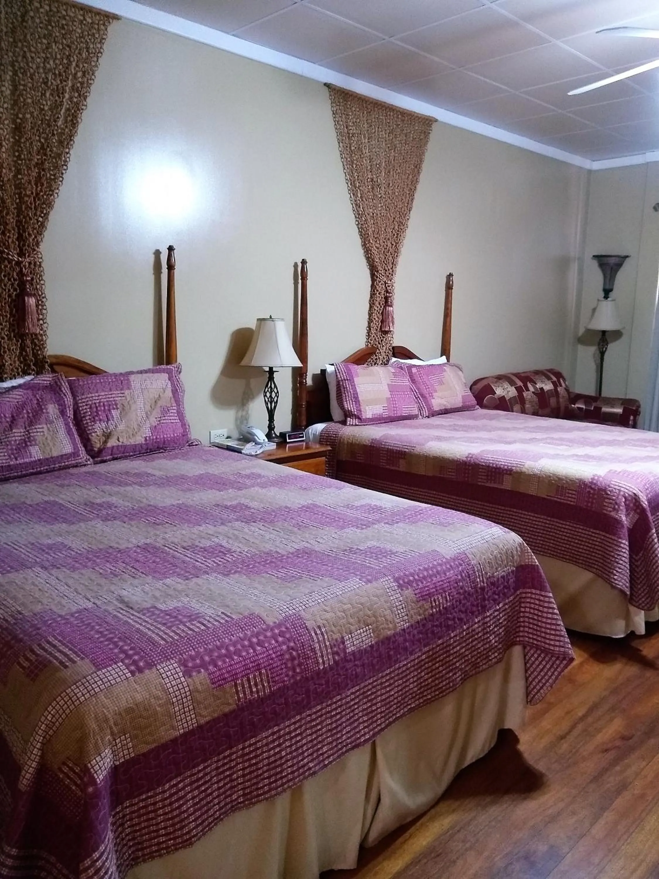 Photo of the whole room, Bed in The Great House Inn