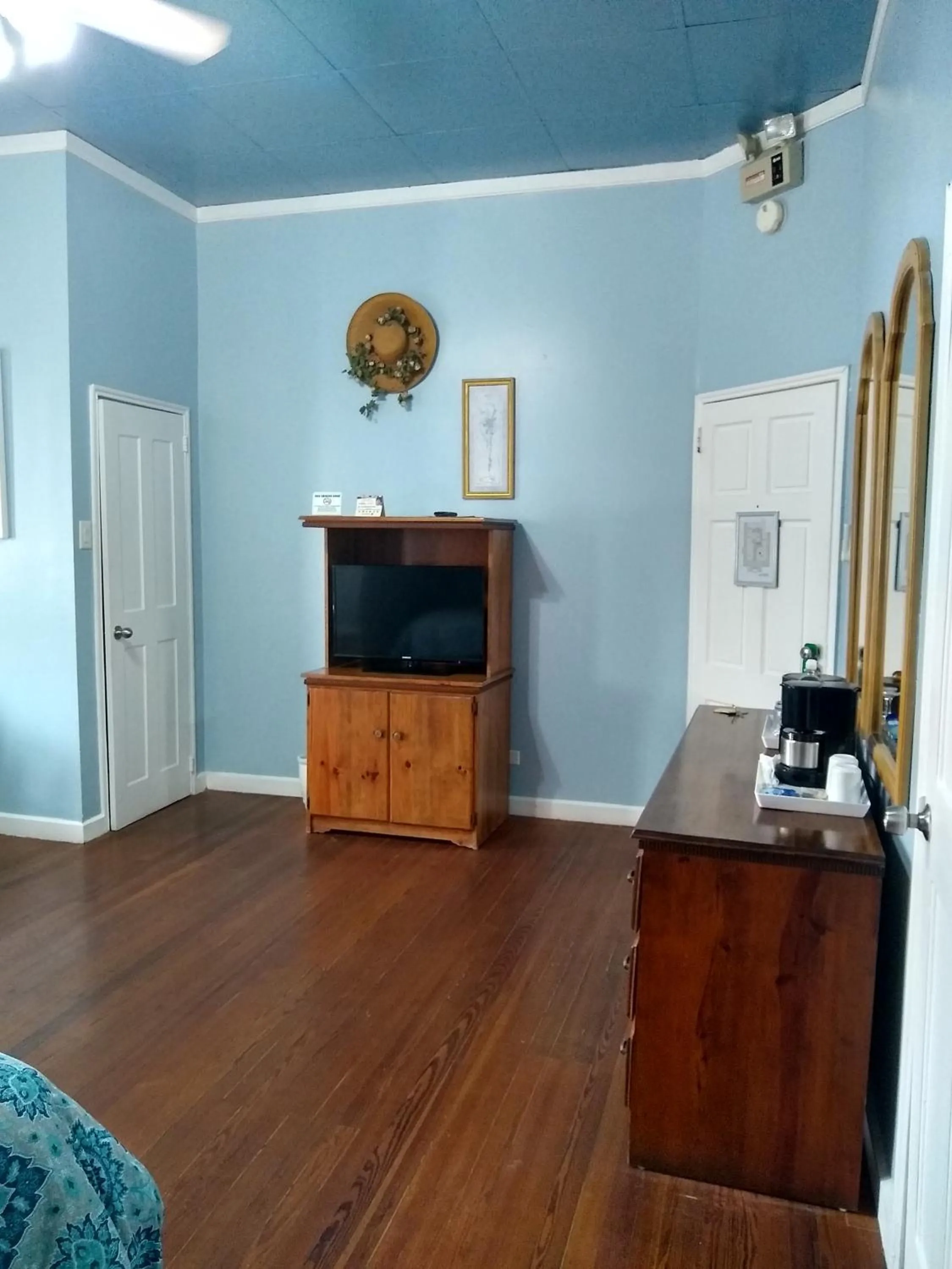 TV and multimedia in The Great House Inn