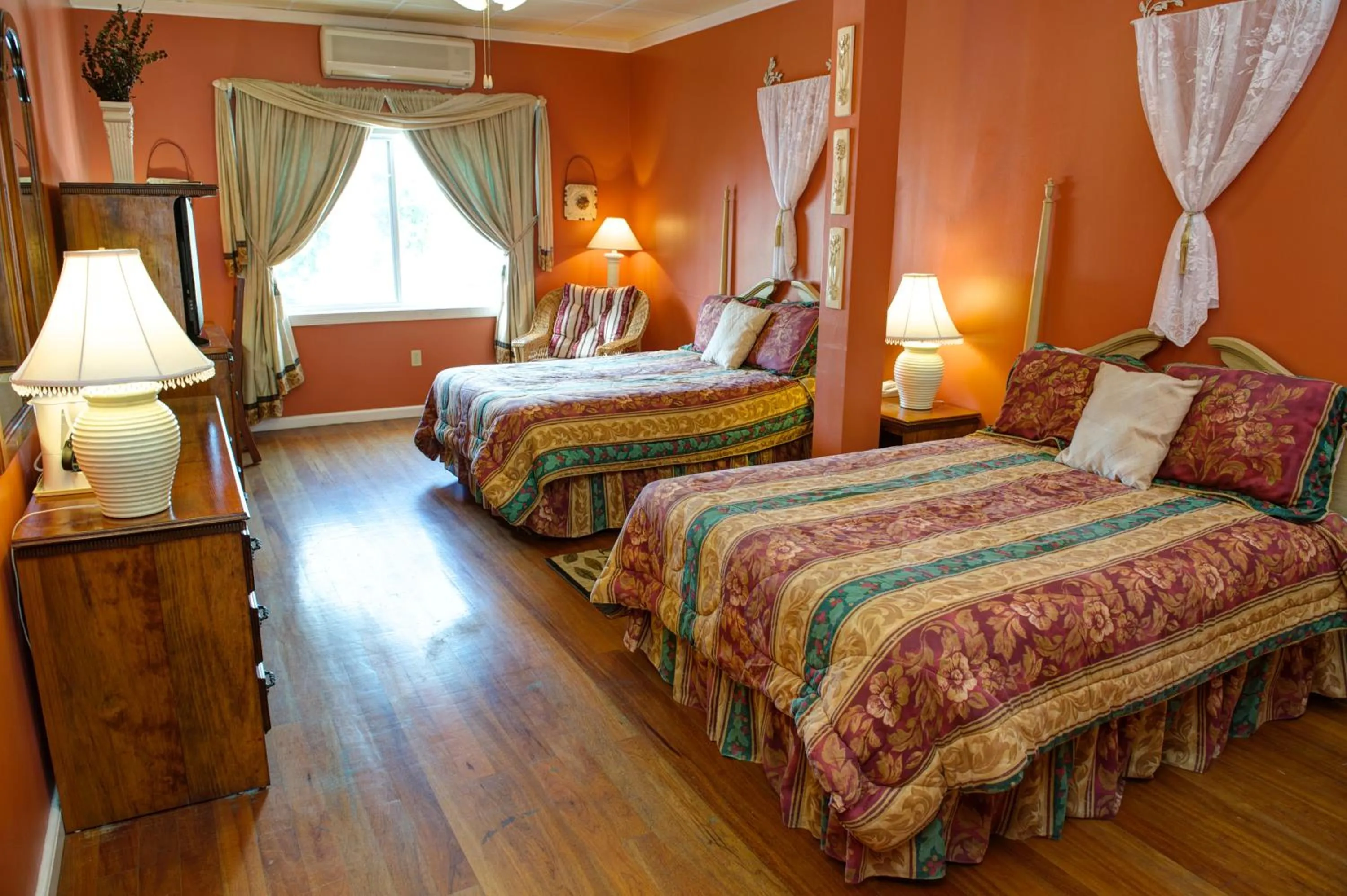 Decorative detail, Bed in The Great House Inn