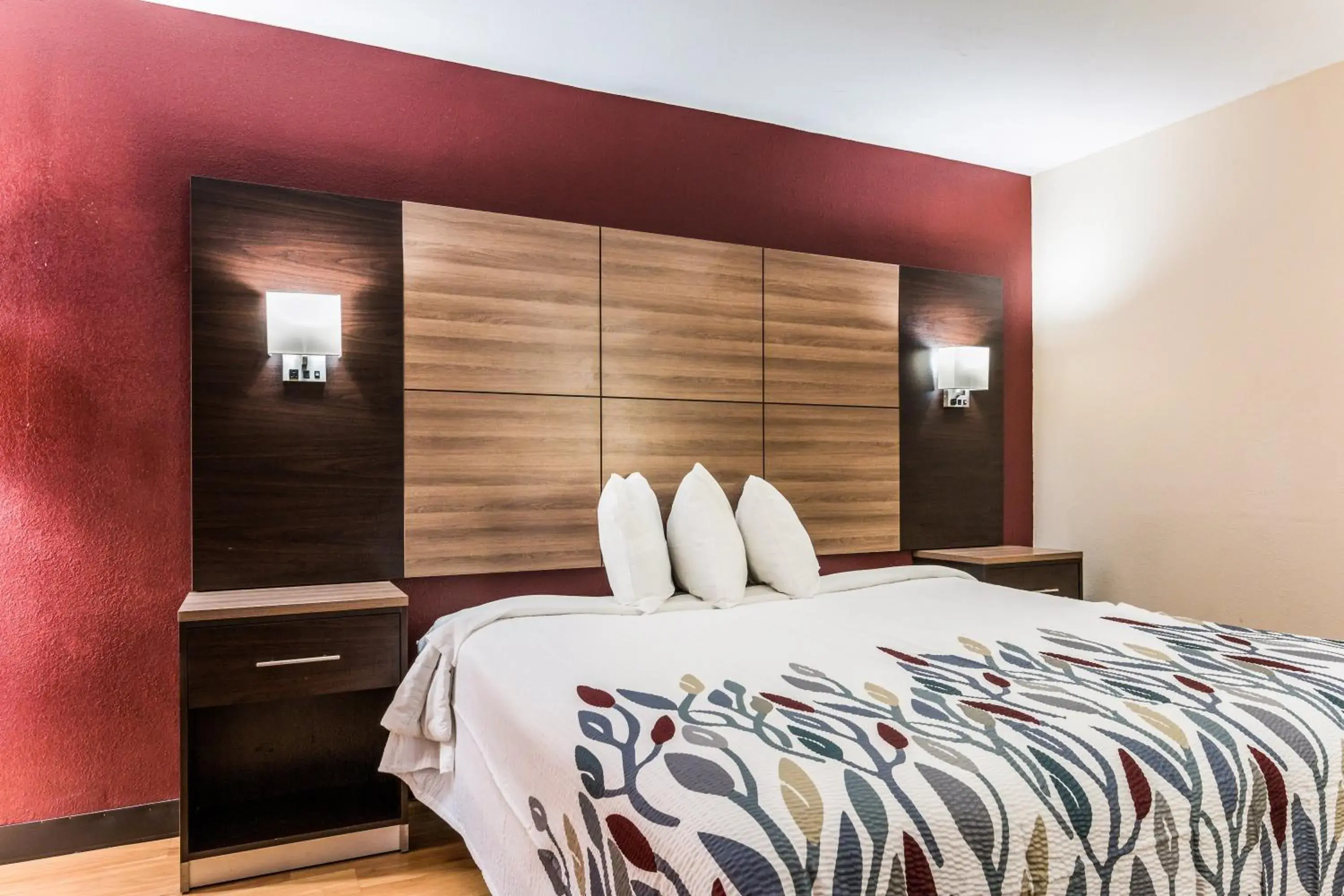 Superior King Room Non-Smoking - single occupancy in Red Roof Inn Texarkana Superior King Room Non-Smoking - single occupancy in Red Roof Inn Texarkana