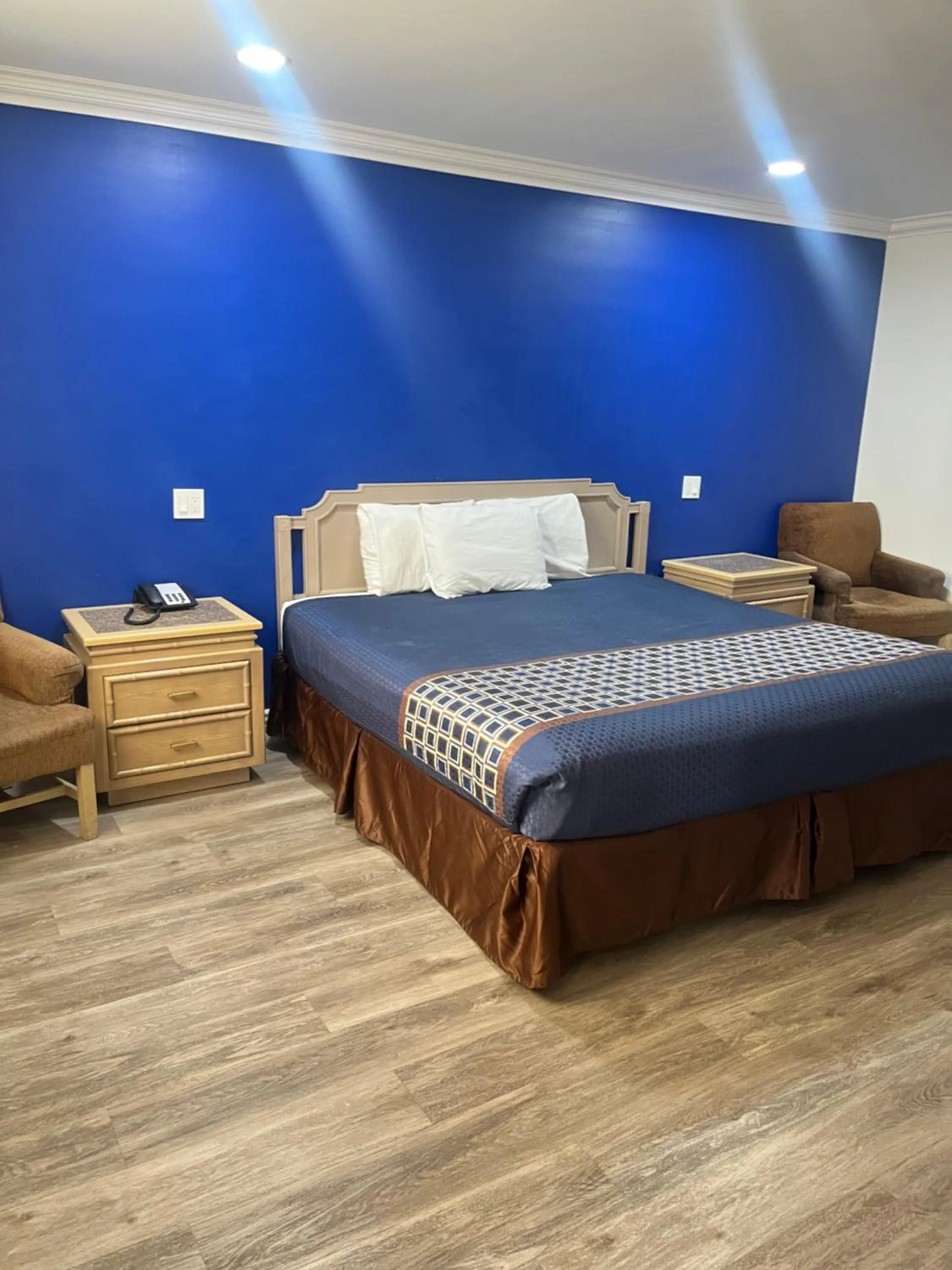 Bed in Lake Place Inn Lake Havasu City