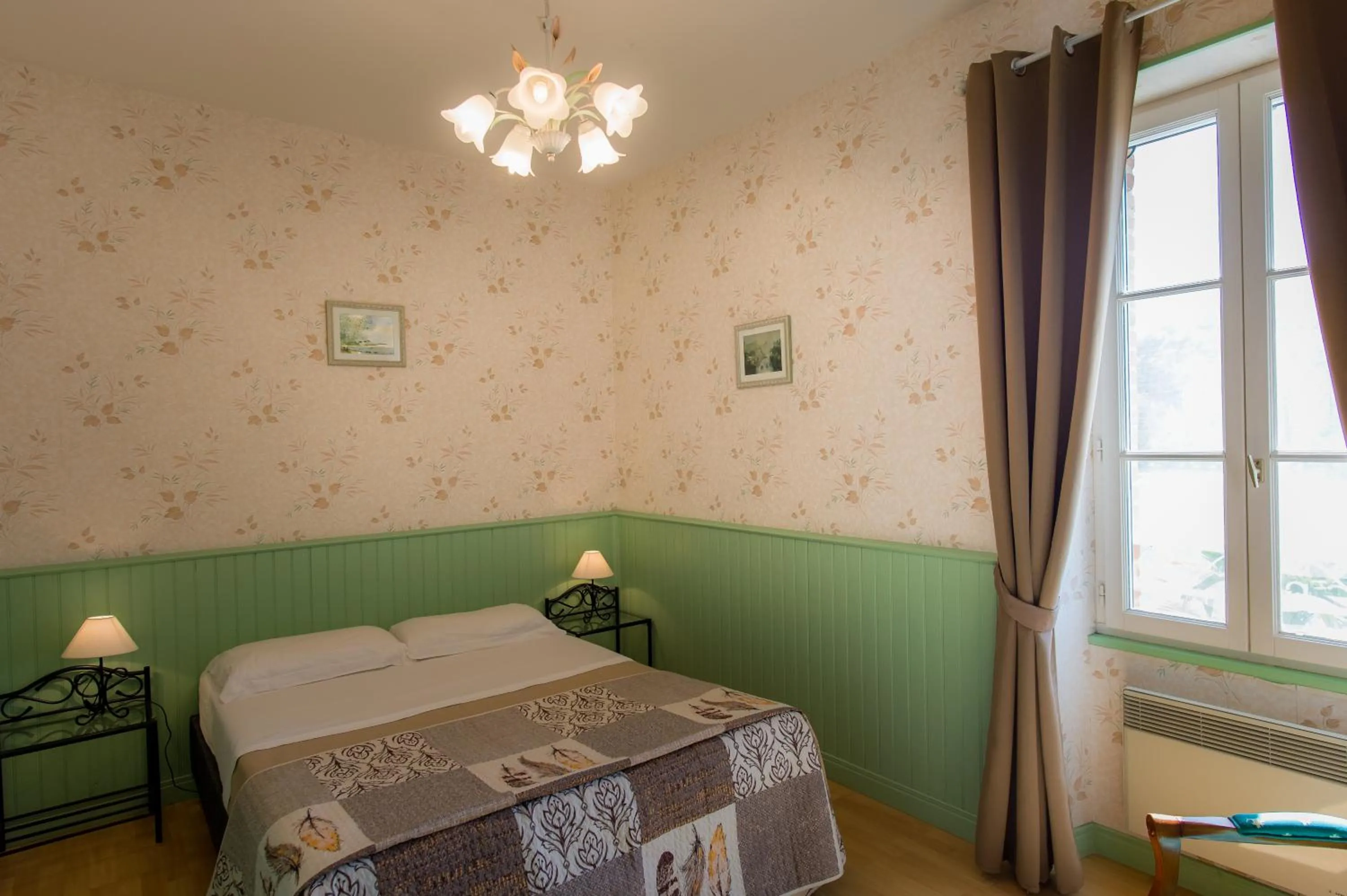 Bedroom, Bed in Les Magnolias holiday homes