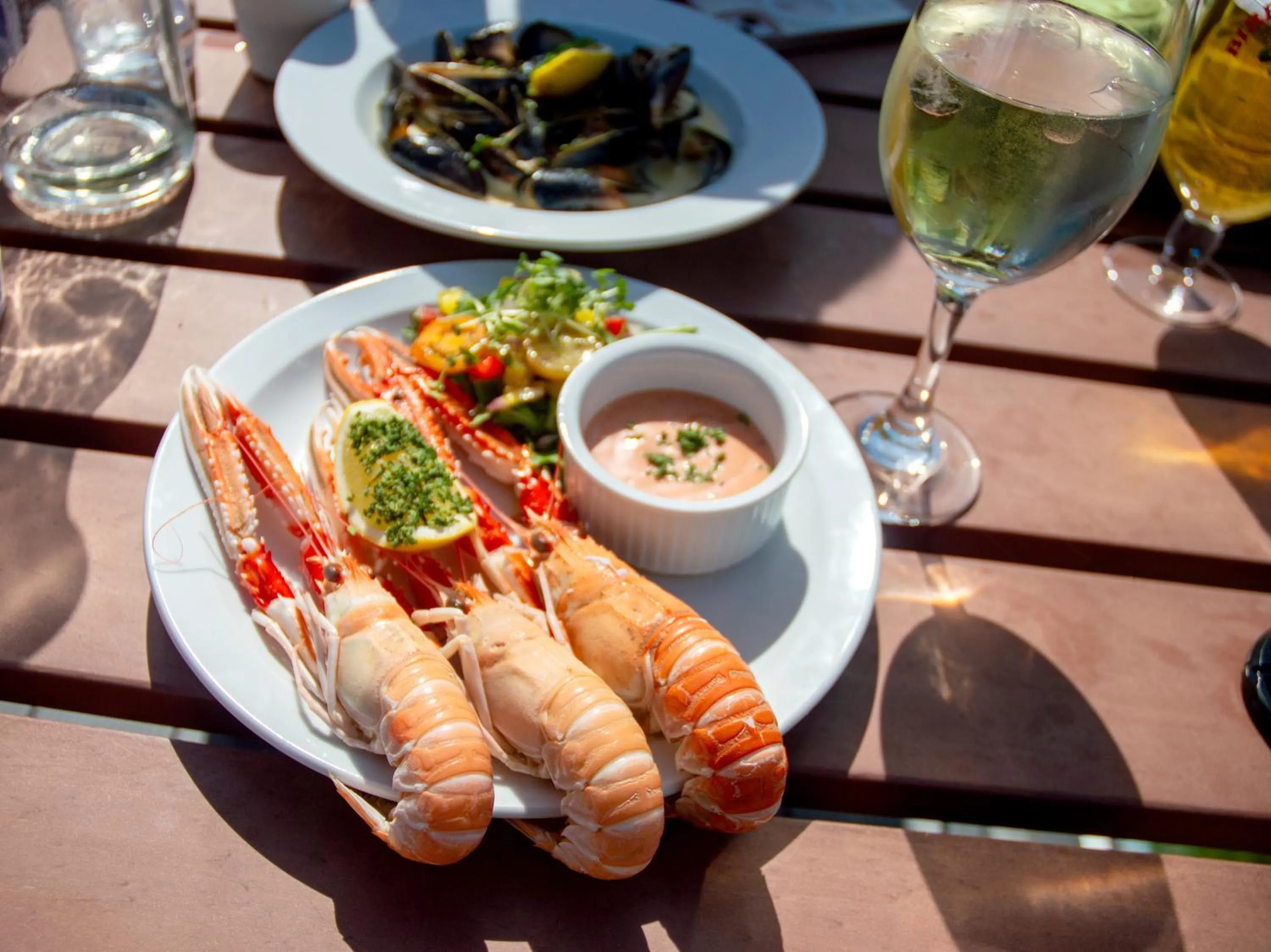 Food and drinks in Holly Tree Hotel, Swimming Pool & Hot Tub