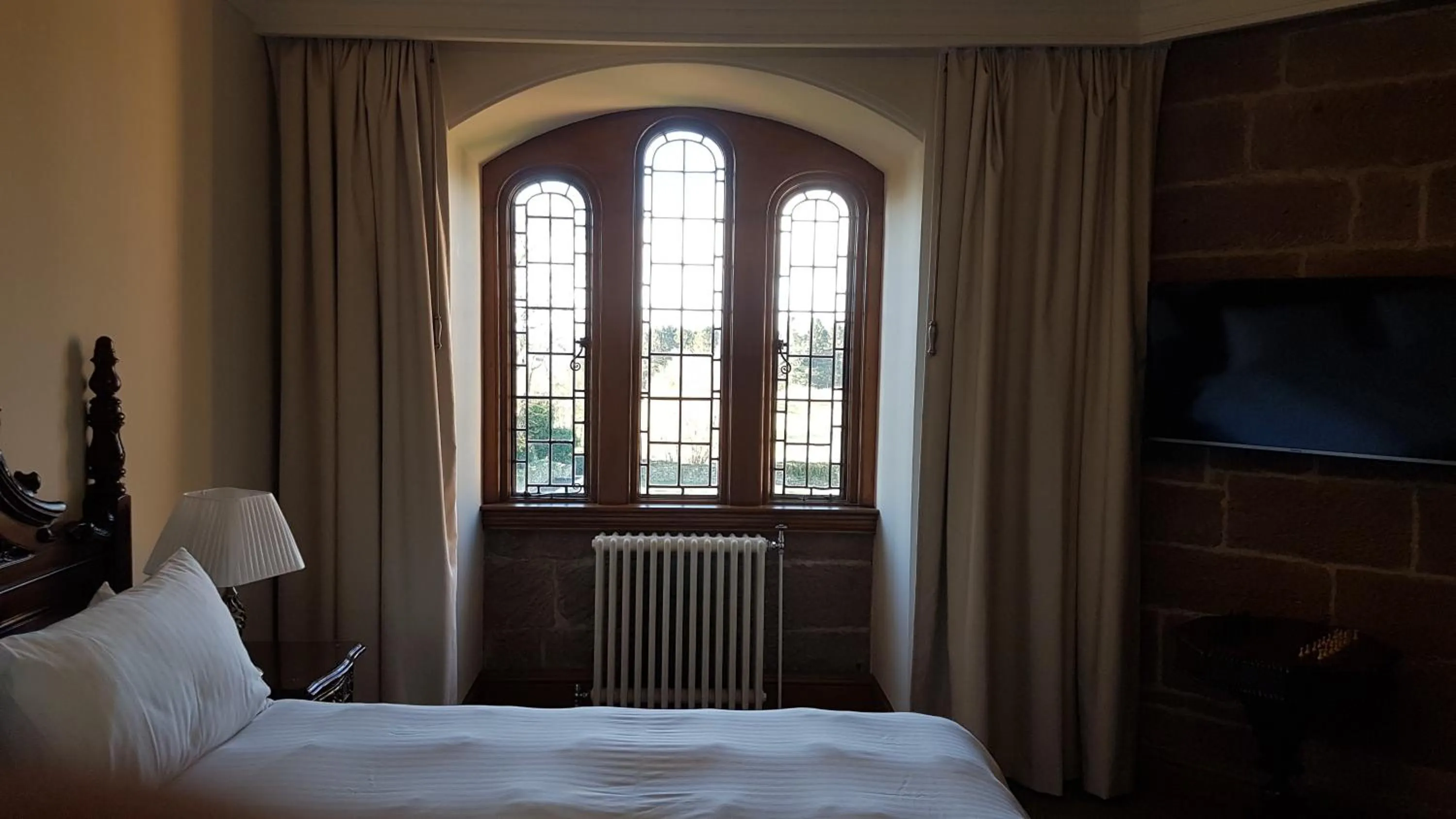 Bedroom, Bed in Dalston Hall